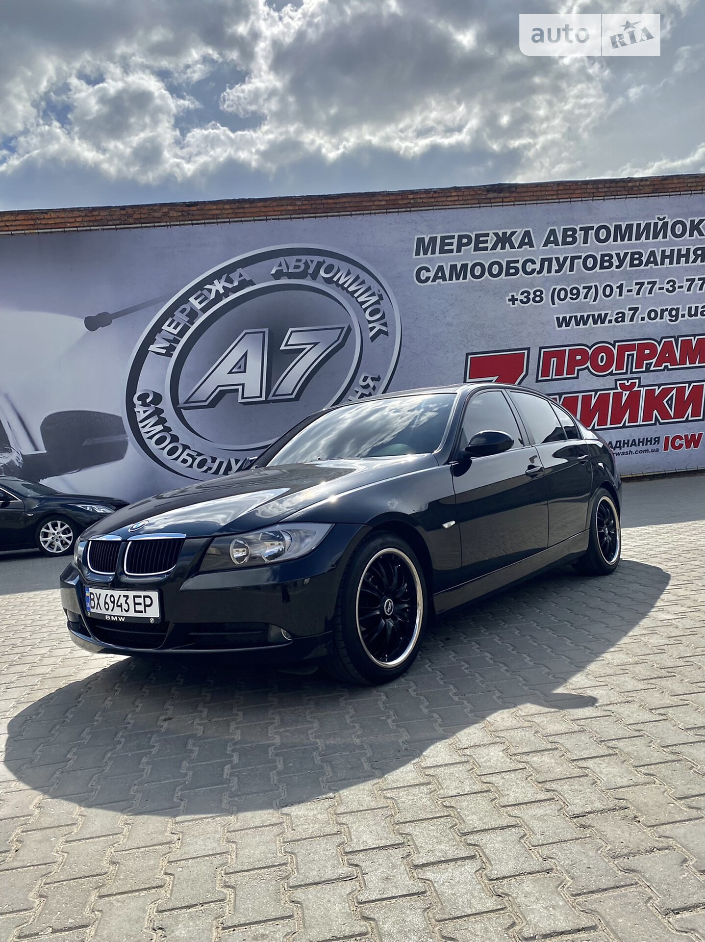 Головне фото звіту автомобіля BMW 320I 2005