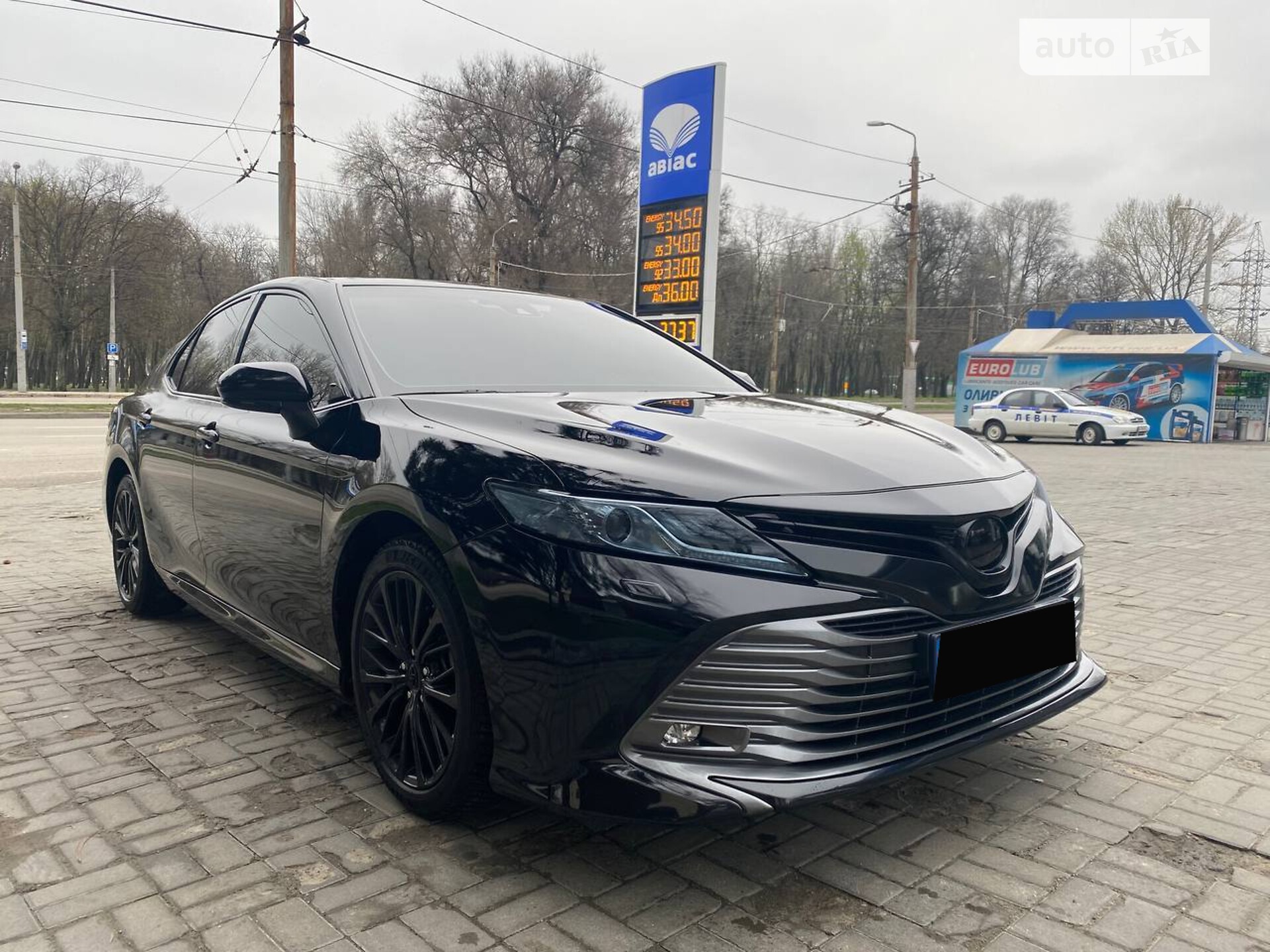 TOYOTA CAMRY