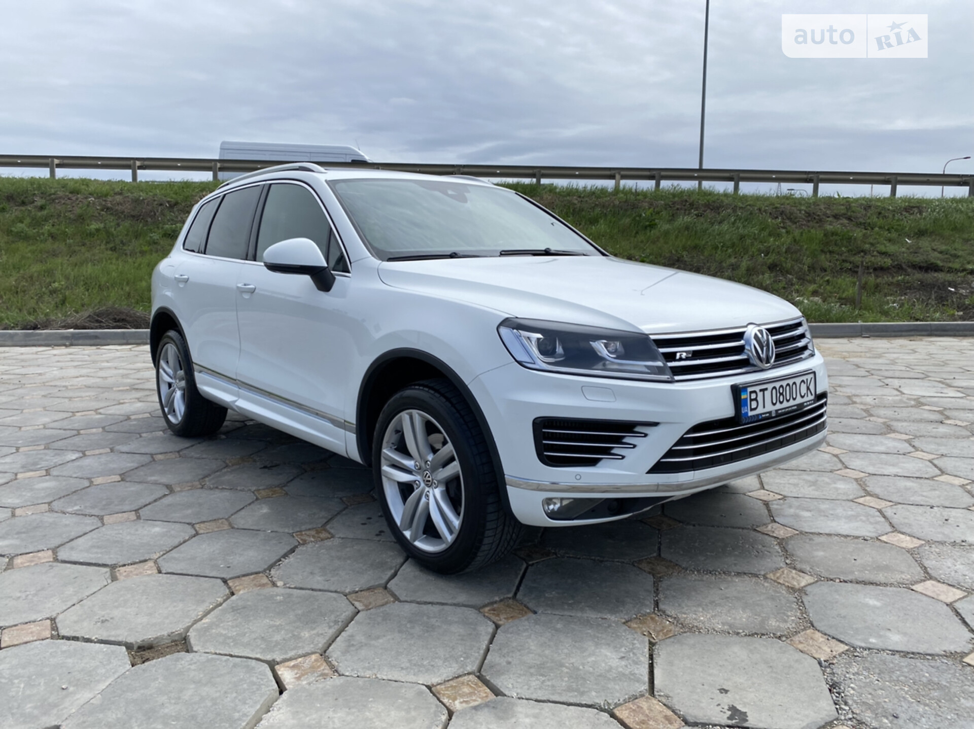 VOLKSWAGEN TOUAREG 2016