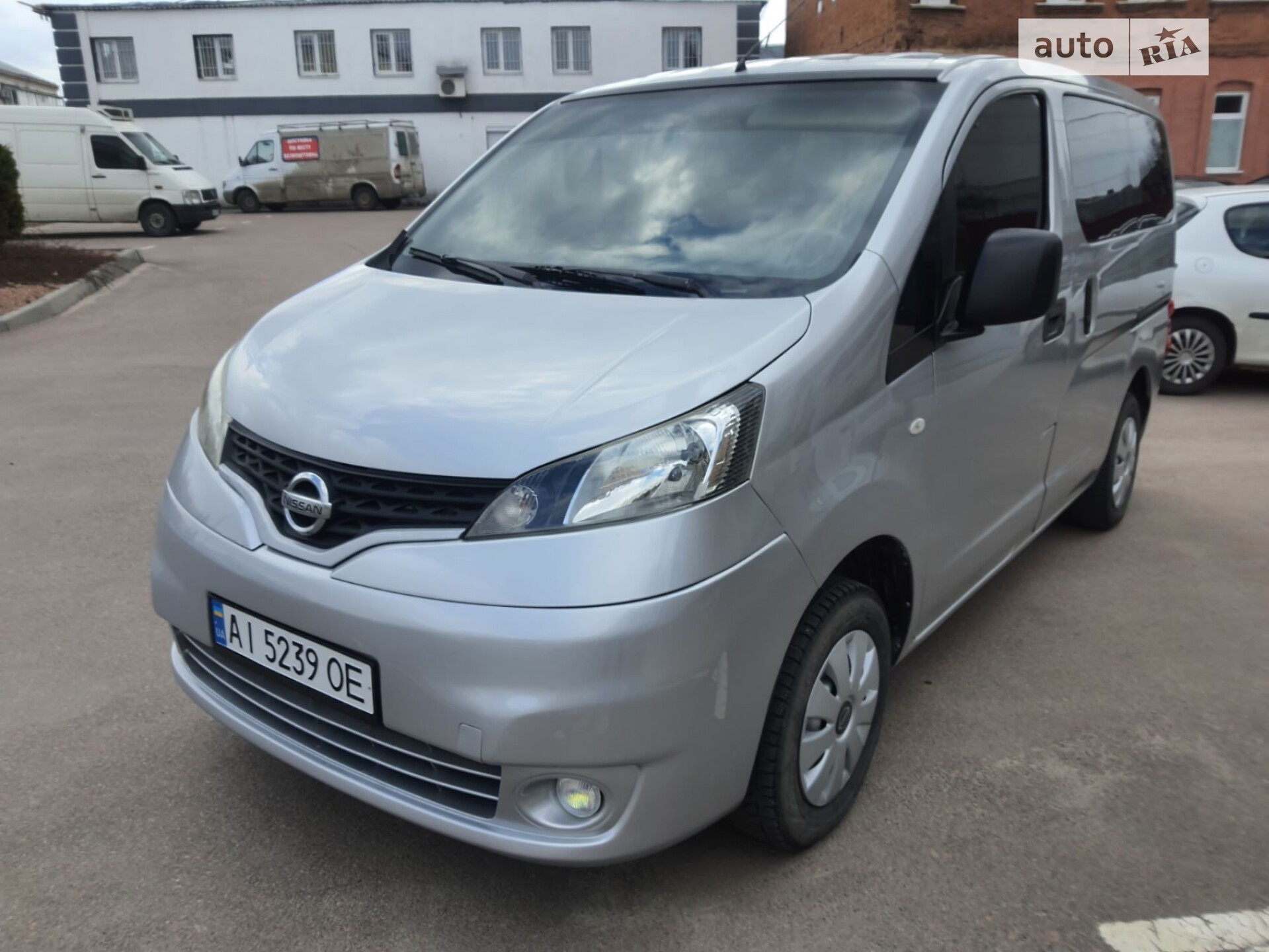 NISSAN NV 200 2011