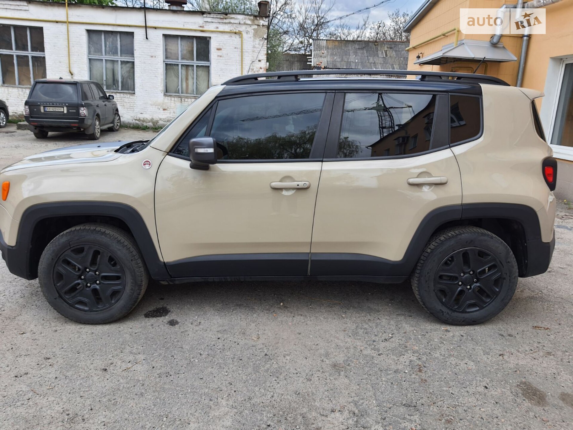 Головне фото звіту автомобіля JEEP RENEGADE 2016