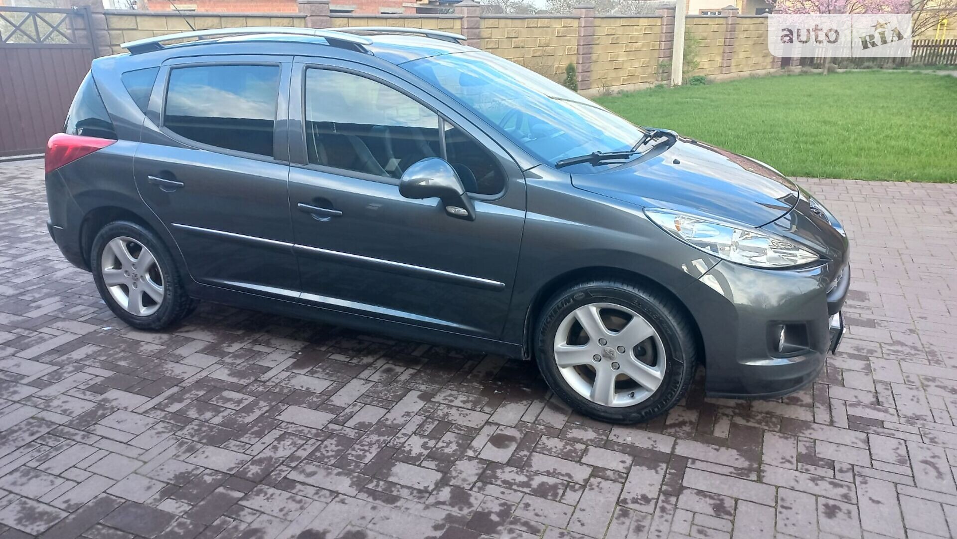 Головне фото звіту автомобіля PEUGEOT 207 2011