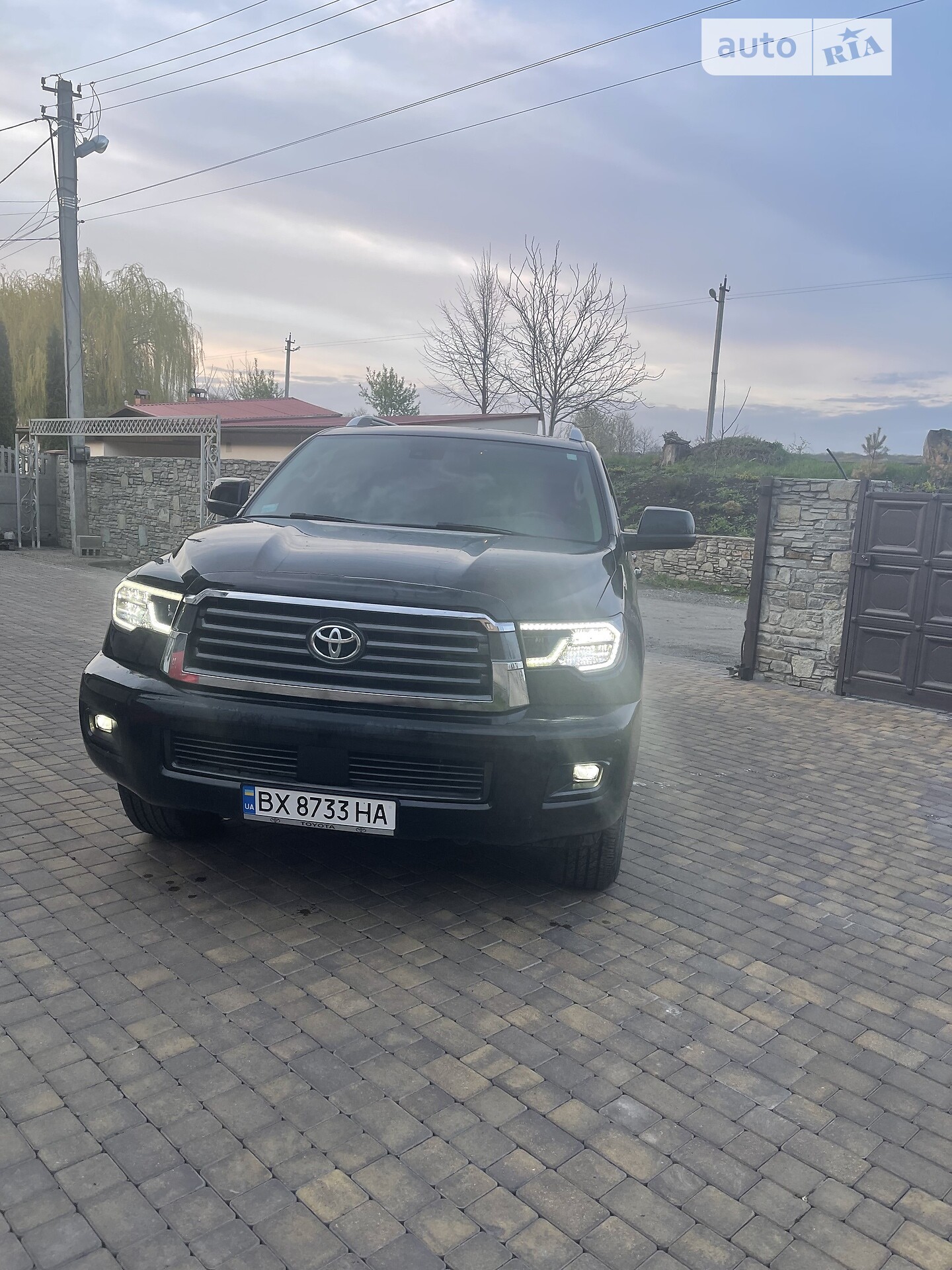 TOYOTA SEQUOIA 2017