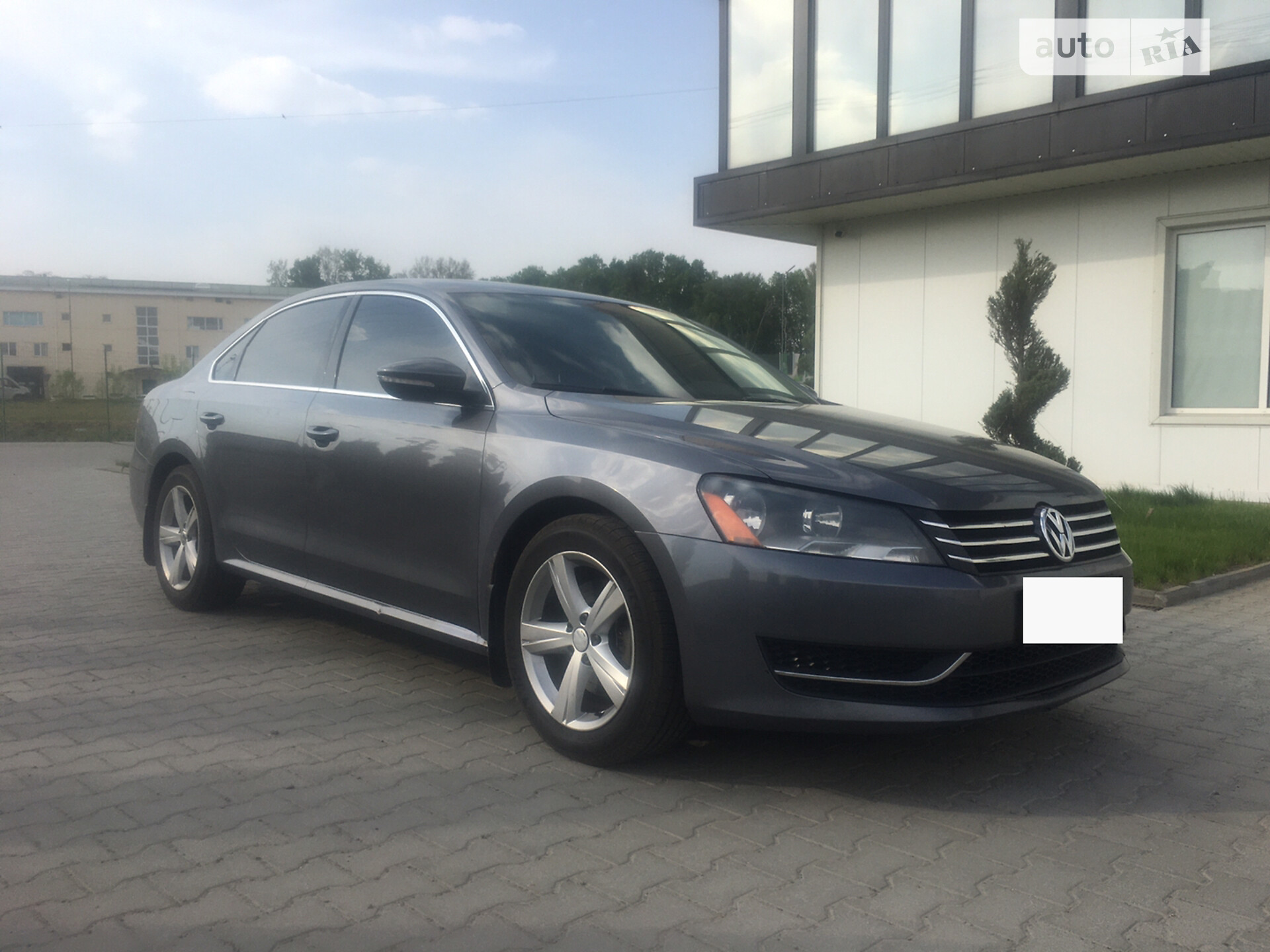 VOLKSWAGEN PASSAT 2011