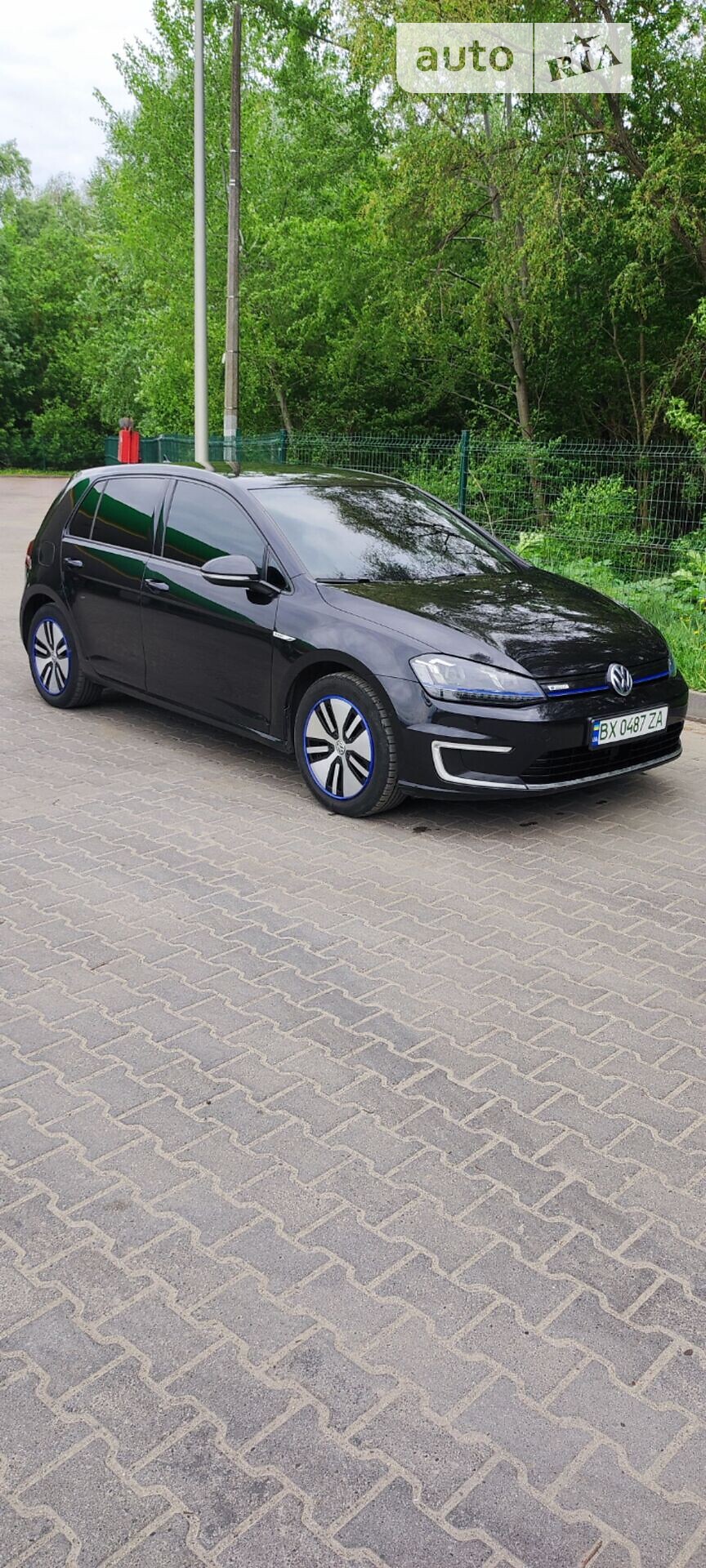 VOLKSWAGEN E-GOLF 2015
