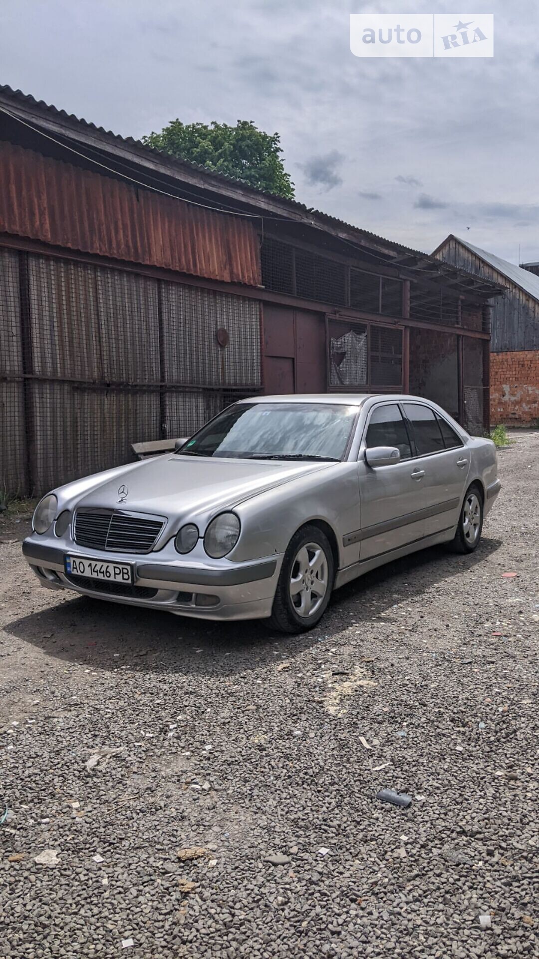MERCEDES-BENZ E 220 2001