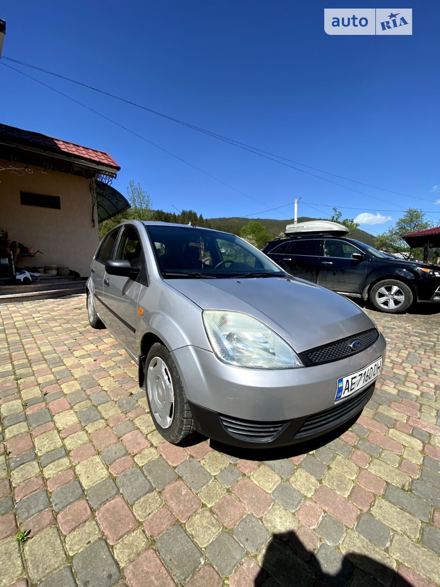 FORD FIESTA 2004
