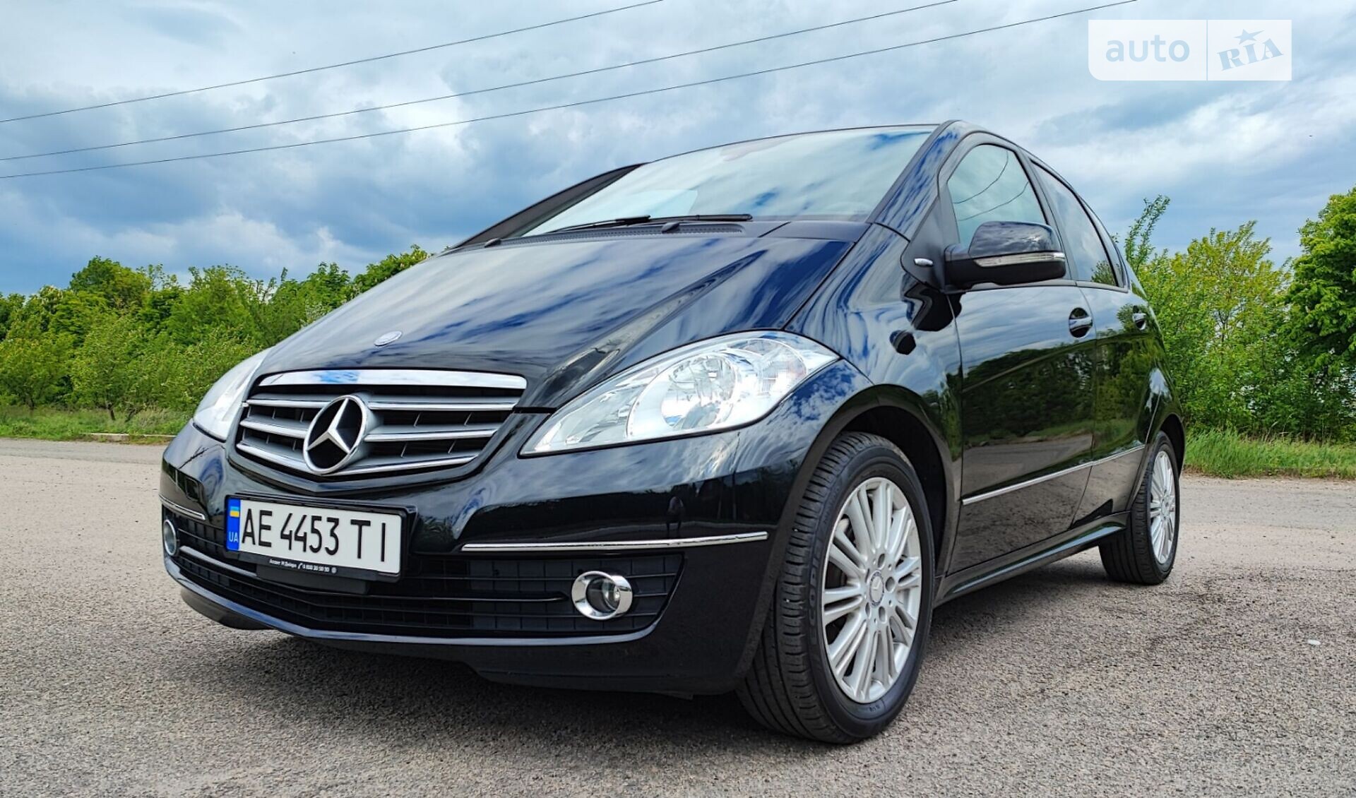 MERCEDES-BENZ A 180 2011