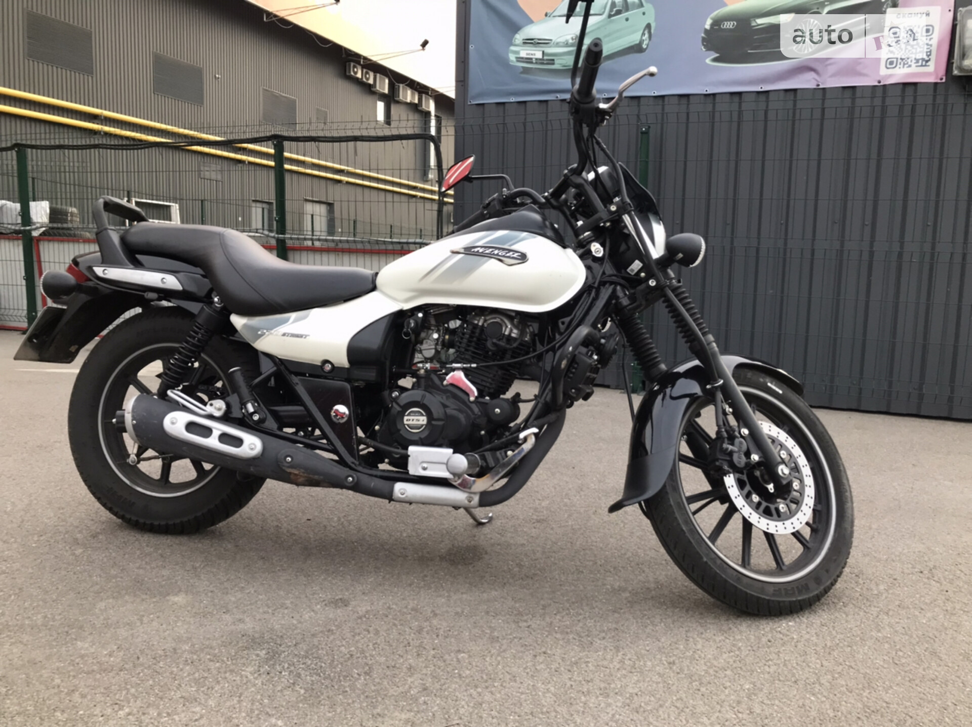 Головне фото звіту автомобіля BAJAJ AVENGER 220 2019