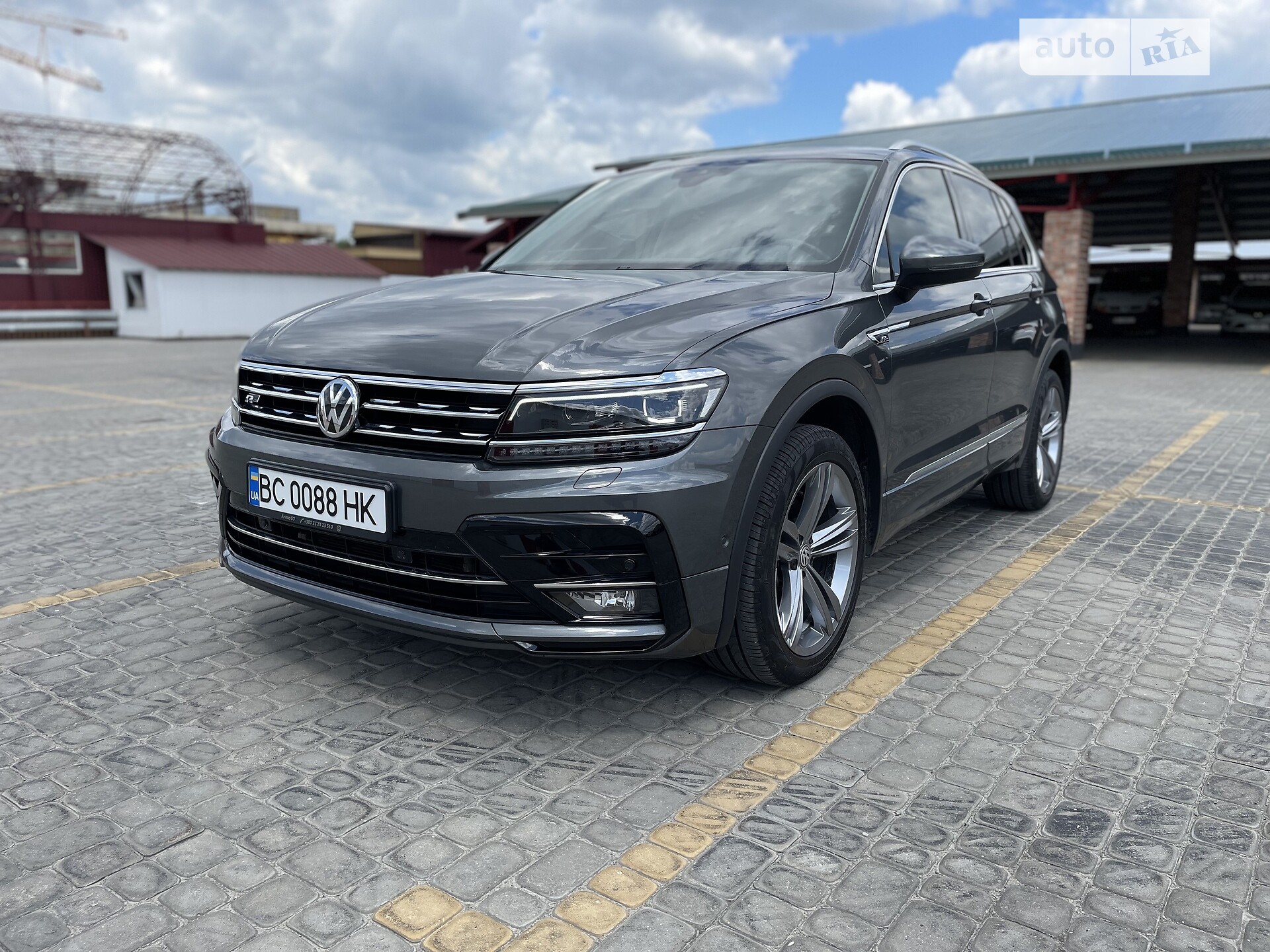 VOLKSWAGEN TIGUAN 2019