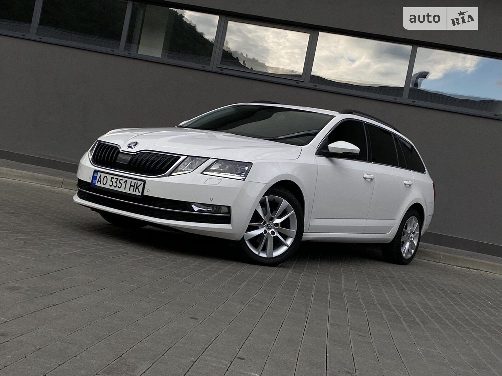 Головне фото звіту автомобіля SKODA OCTAVIA 2018