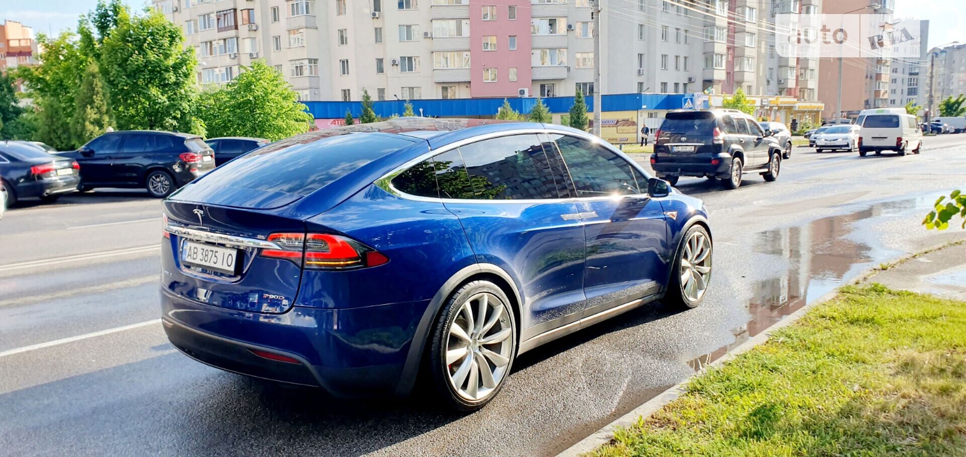 TESLA MODEL X