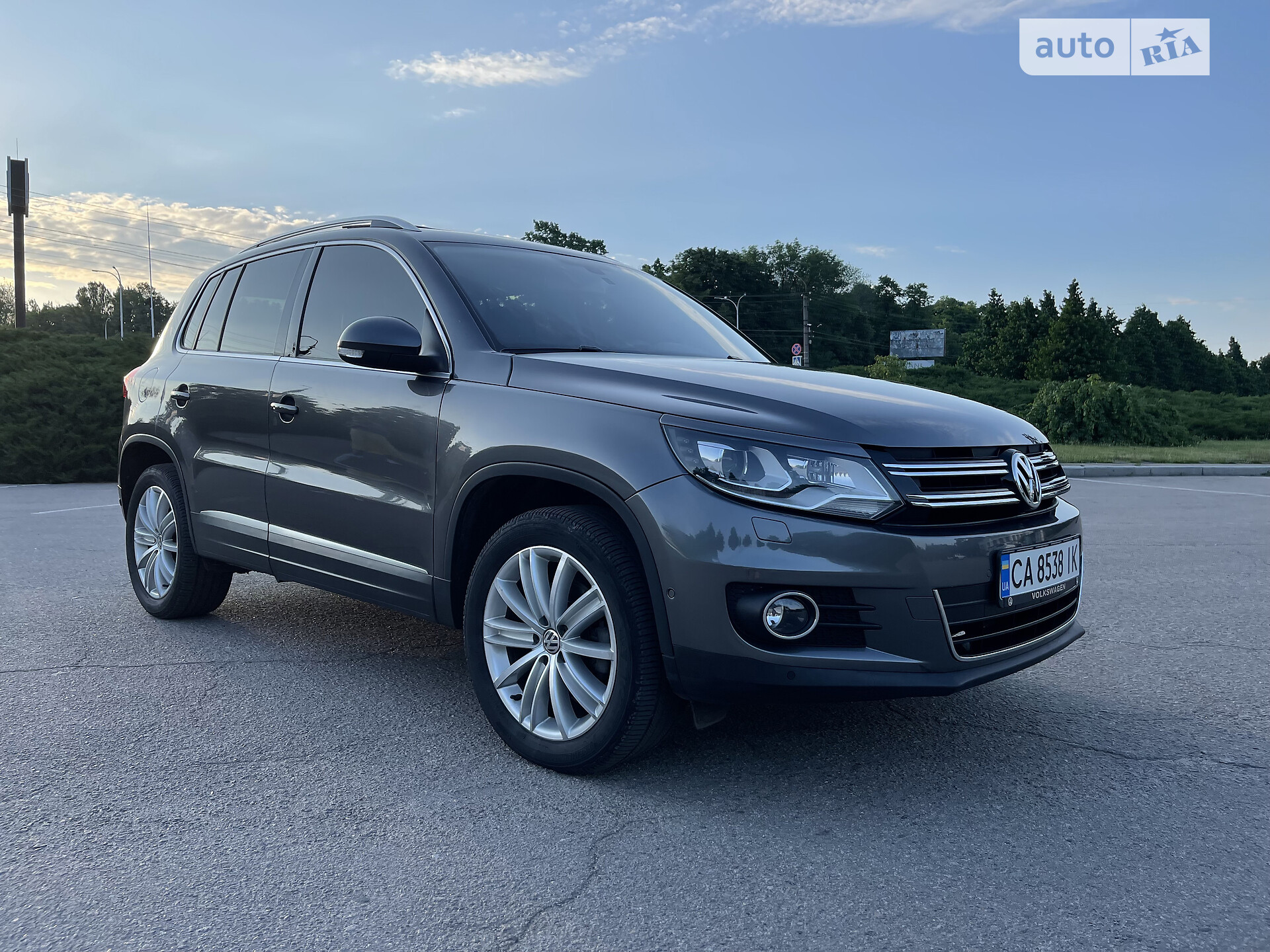 VOLKSWAGEN TIGUAN 2015