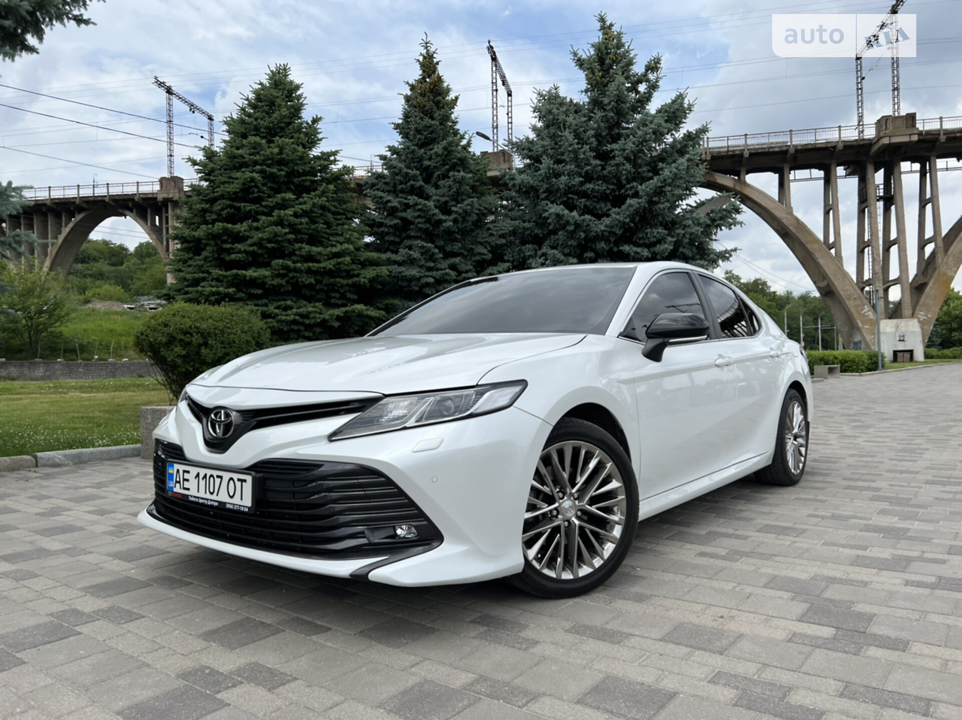 TOYOTA CAMRY