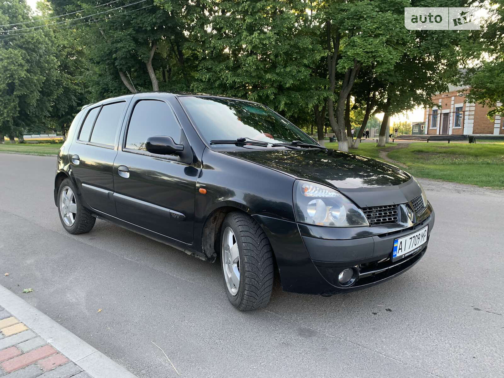 RENAULT CLIO 2004