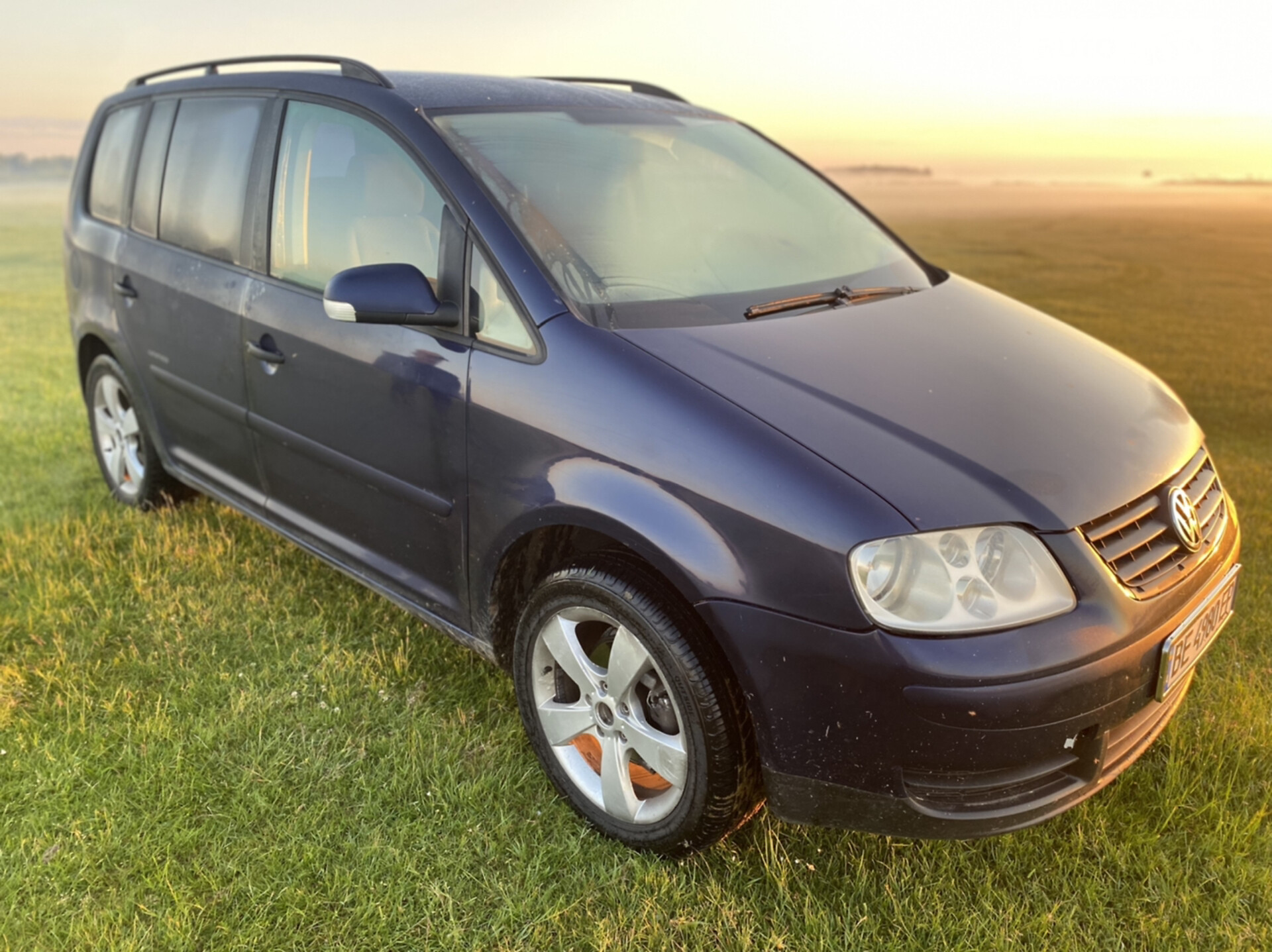 VOLKSWAGEN TOURAN 2004