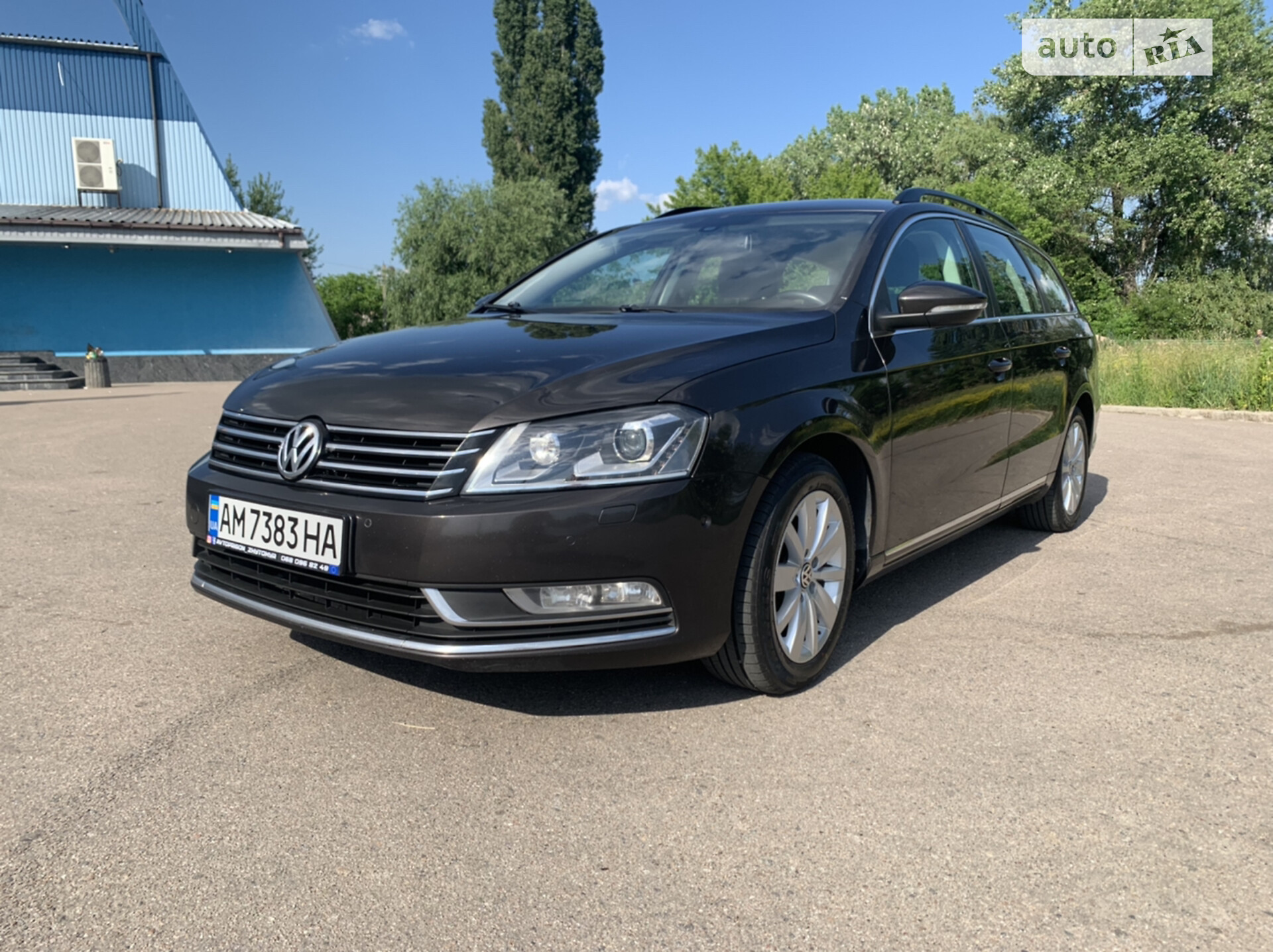 VOLKSWAGEN PASSAT 2011