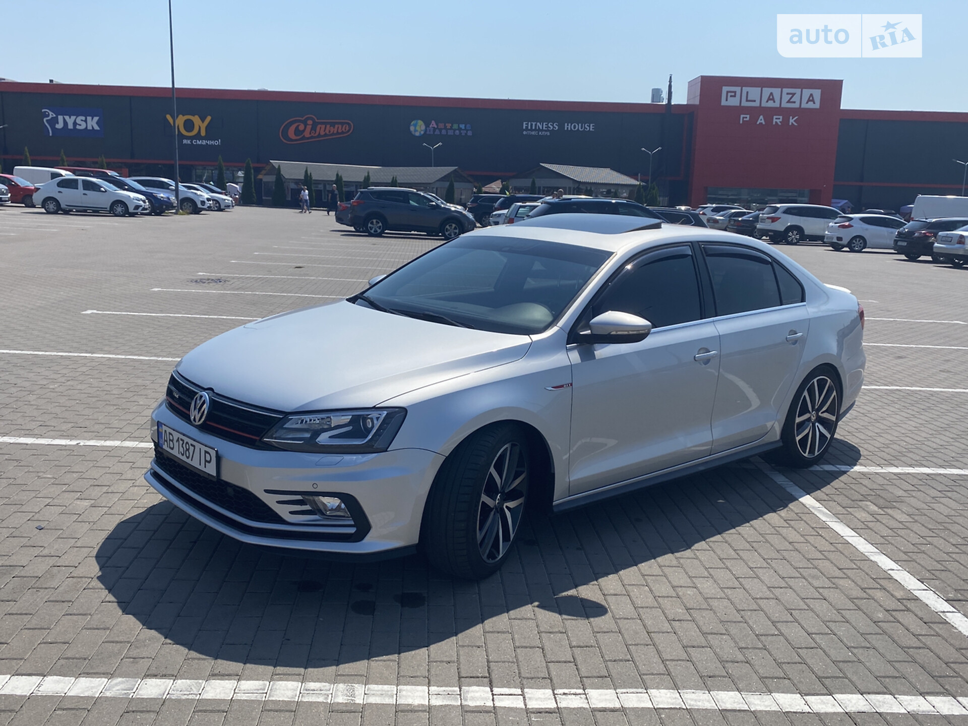 VOLKSWAGEN JETTA 2016