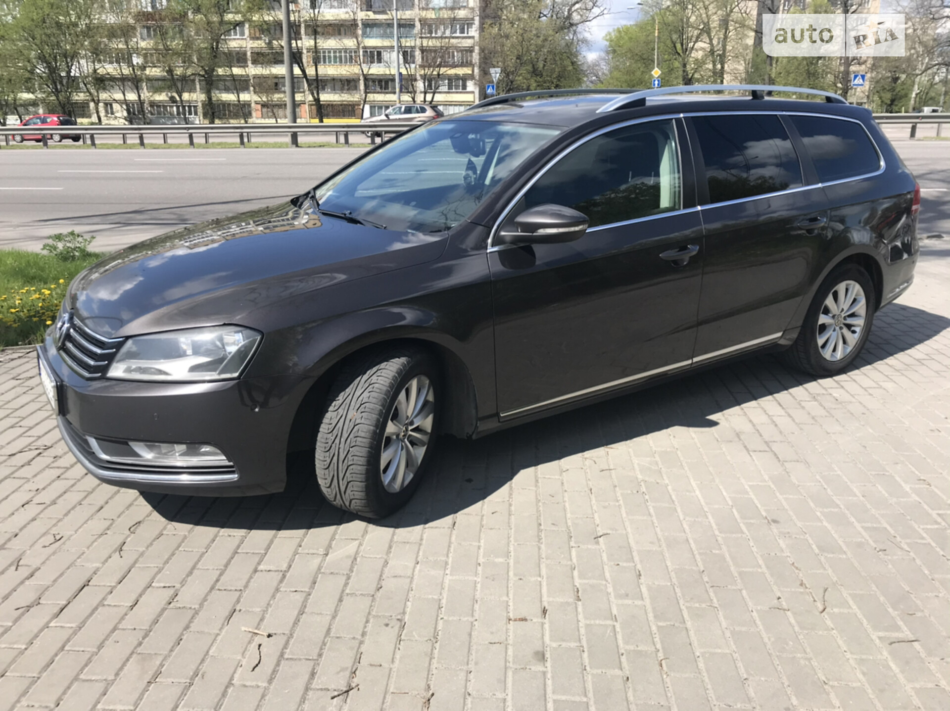 VOLKSWAGEN PASSAT 2011