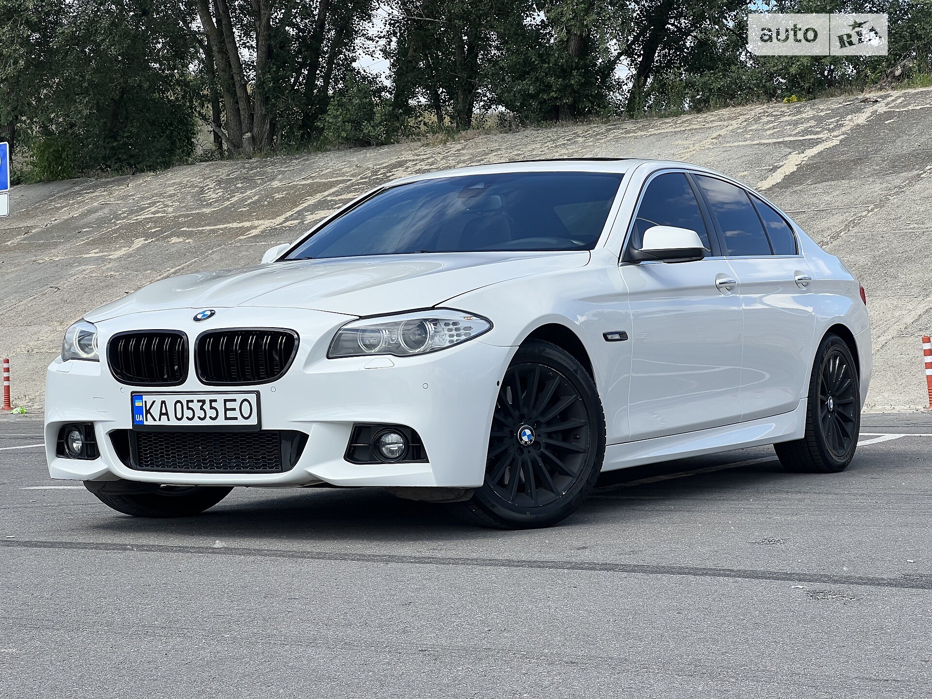 BMW 5 Series xDrive 2012