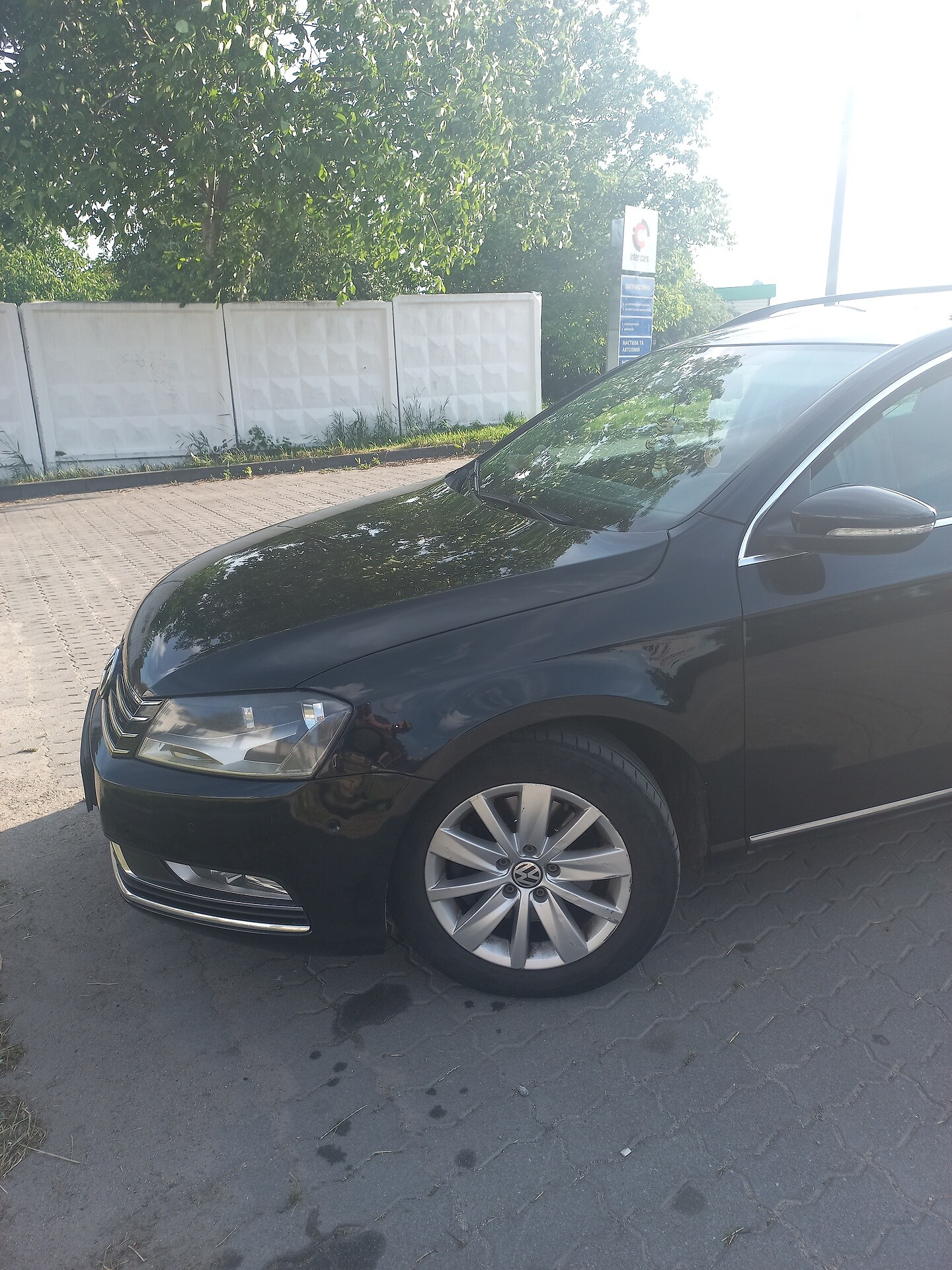 VOLKSWAGEN PASSAT 2011