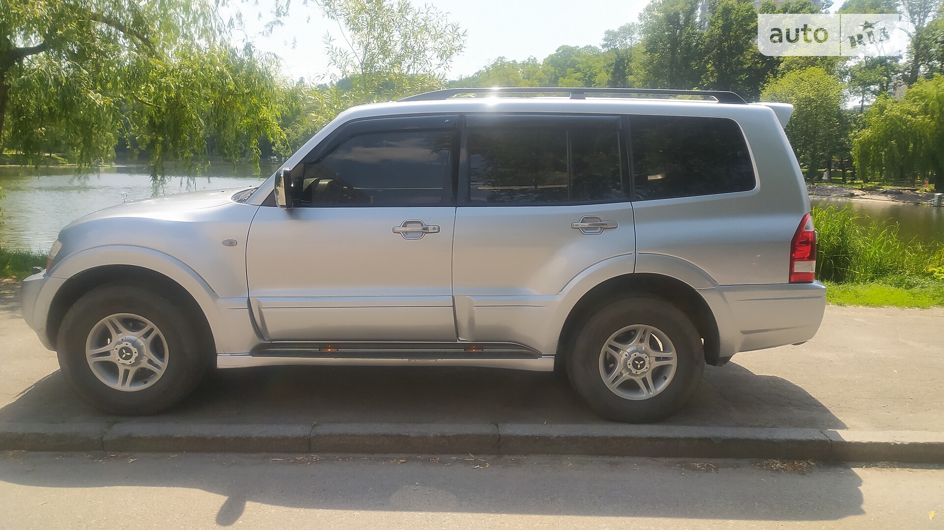 MITSUBISHI PAJERO 2005