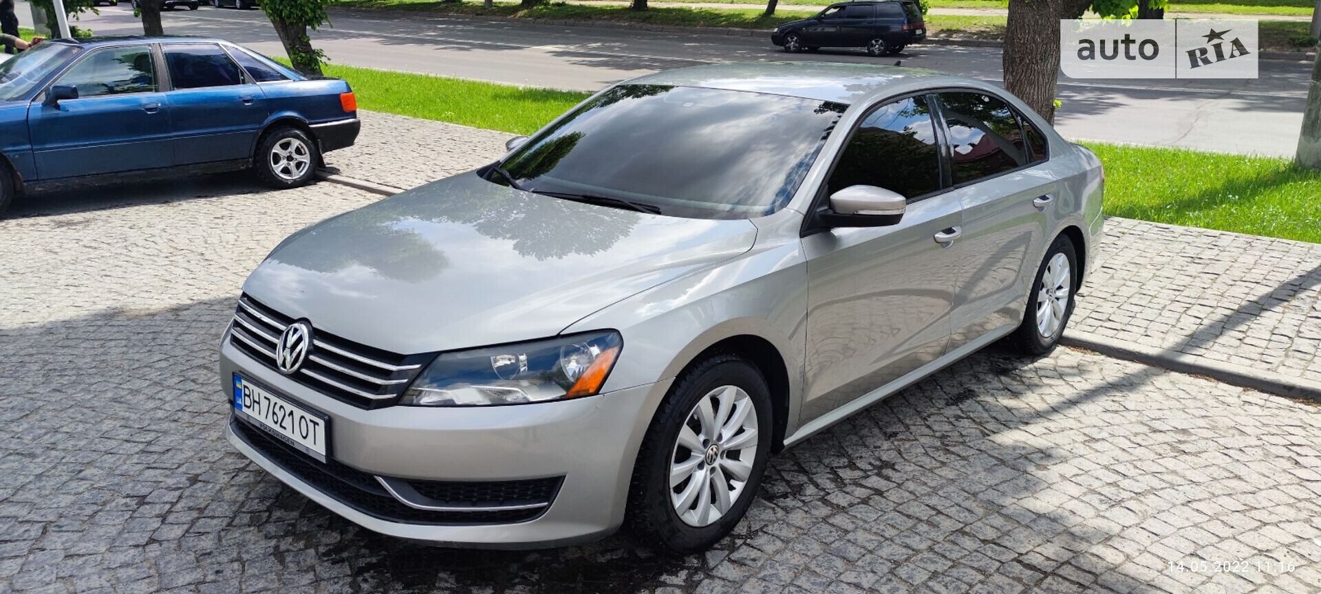 VOLKSWAGEN PASSAT 2012