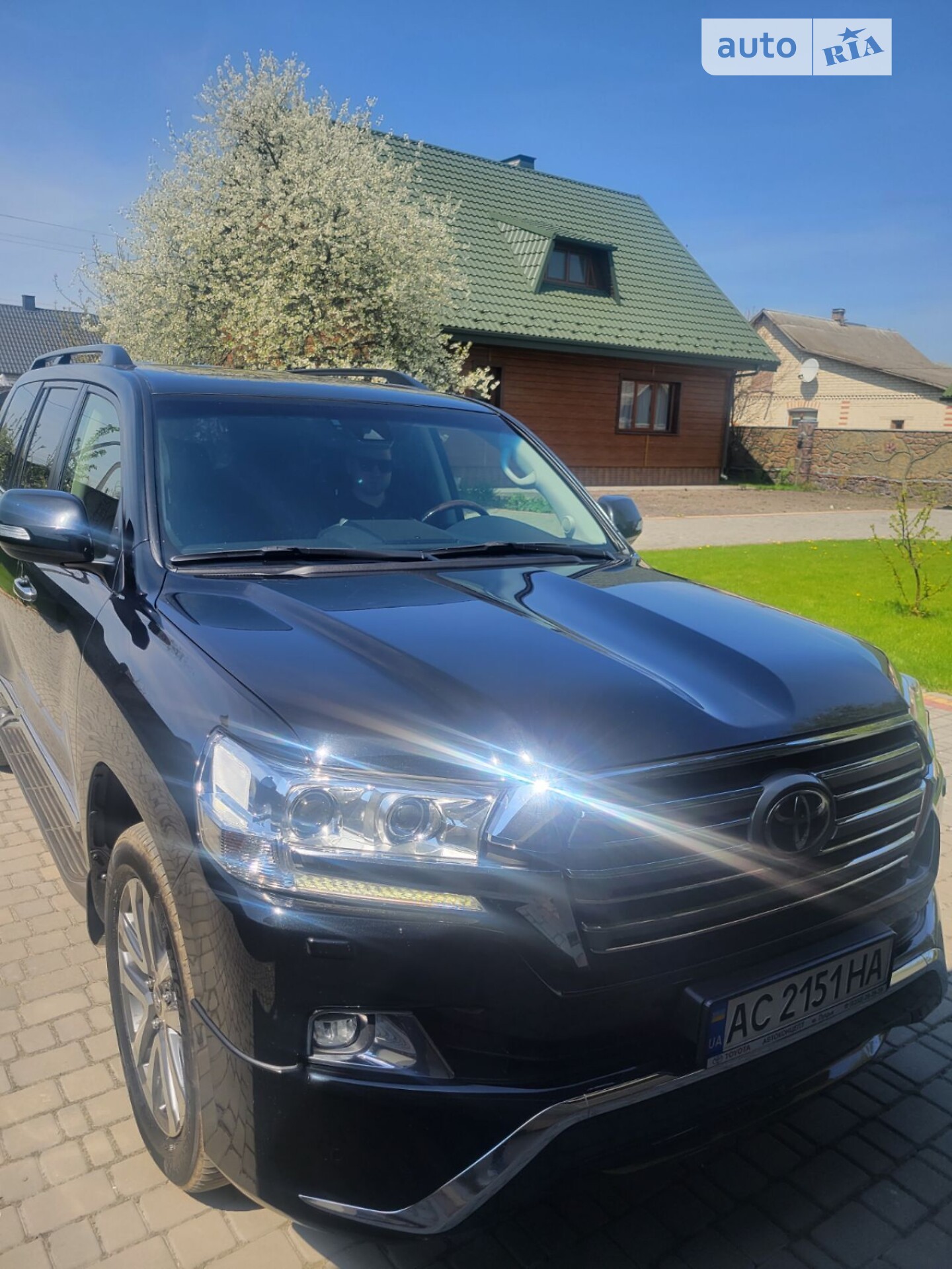 Головне фото звіту автомобіля TOYOTA LAND CRUISER 200 2016