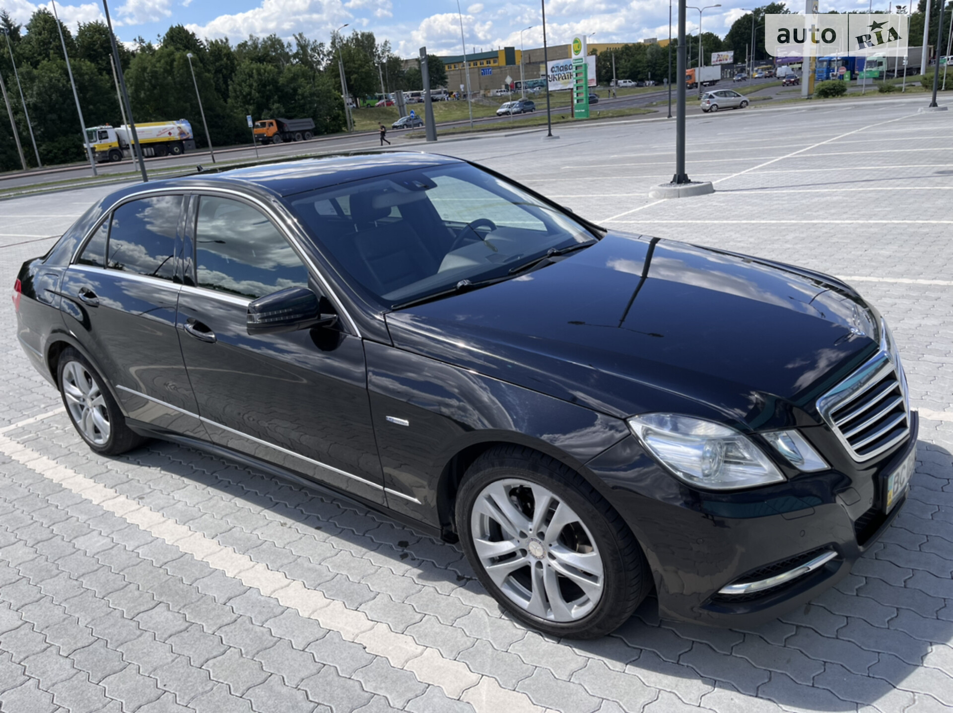 MERCEDES-BENZ E 220 2011