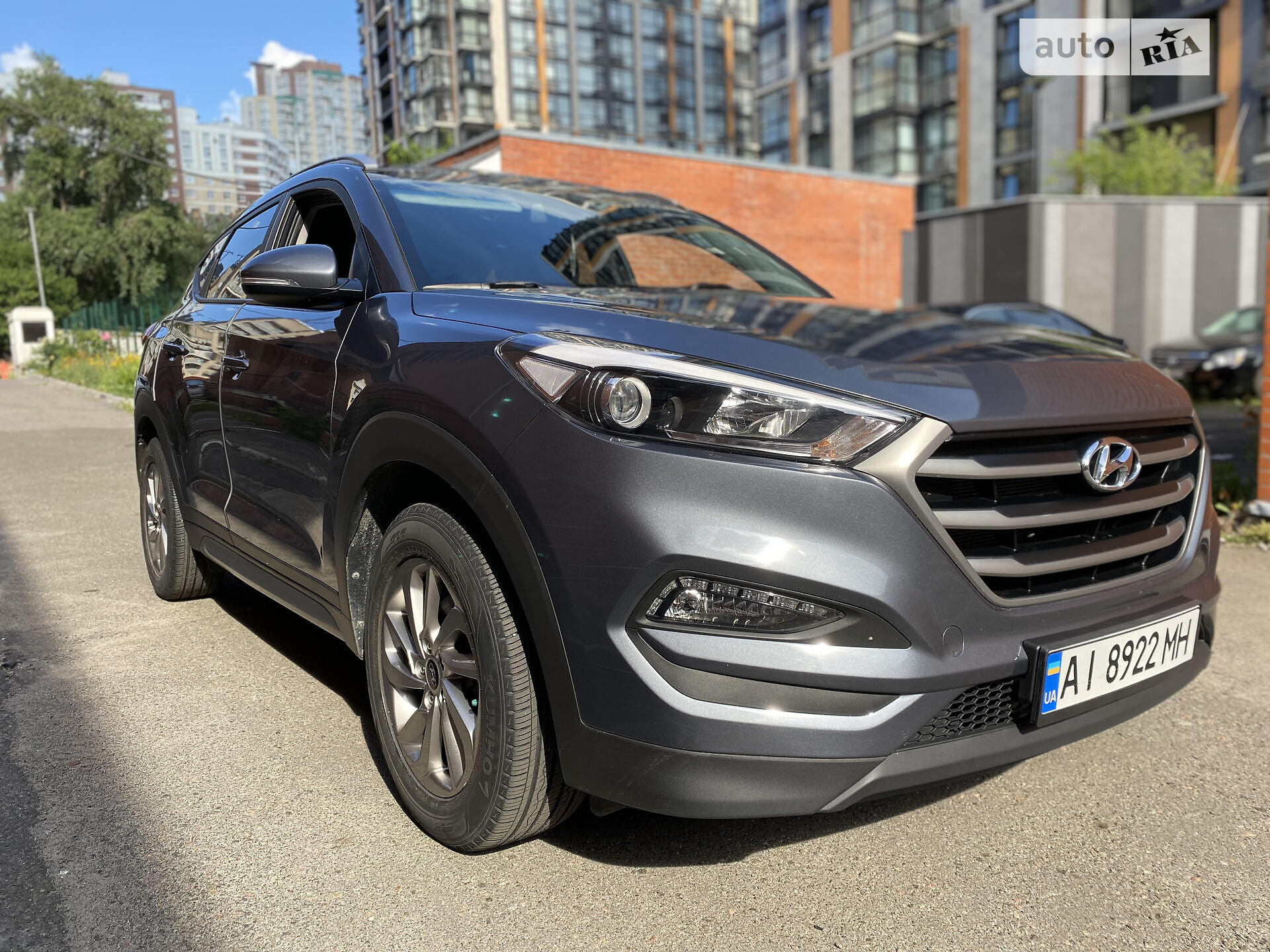Головне фото звіту автомобіля HYUNDAI TUCSON 2017