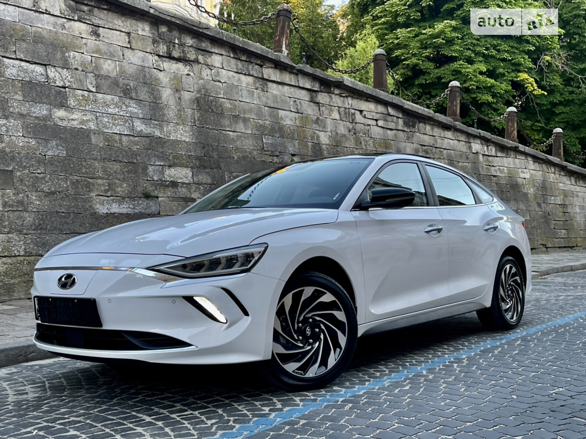 HYUNDAI LAFESTA 2021