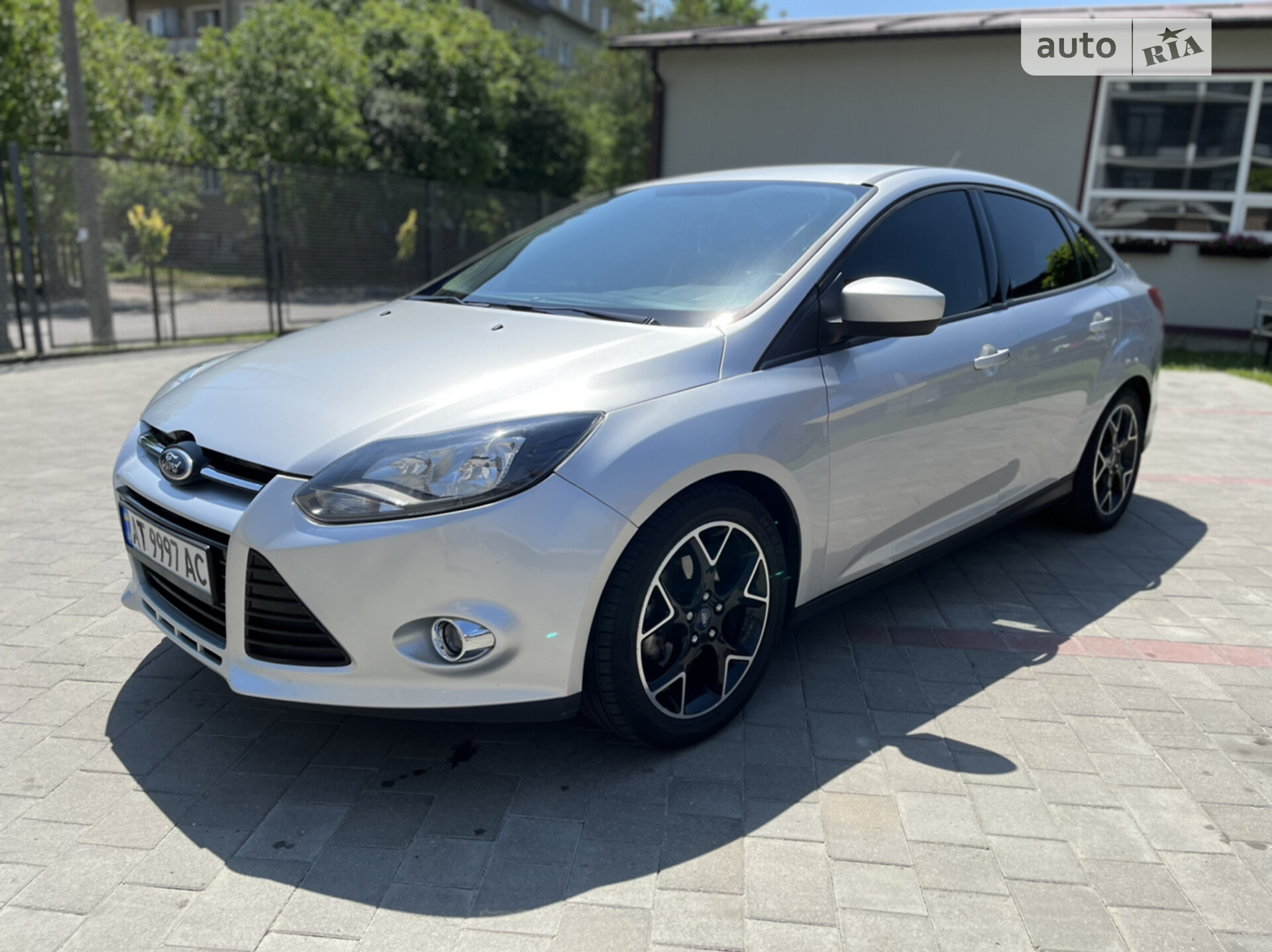 Головне фото звіту автомобіля FORD FOCUS 2012