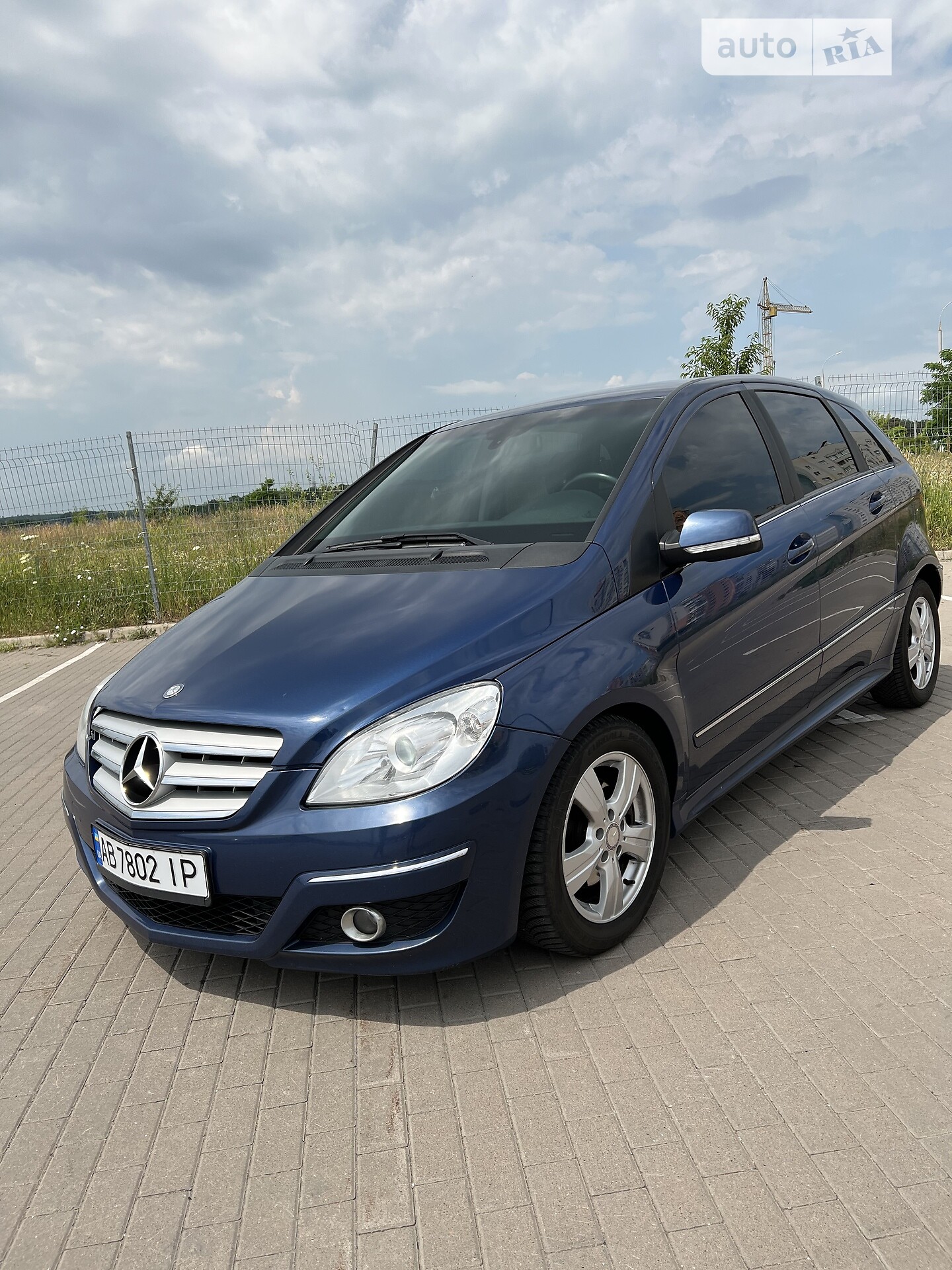 Головне фото звіту автомобіля MERCEDES-BENZ B 200 2010