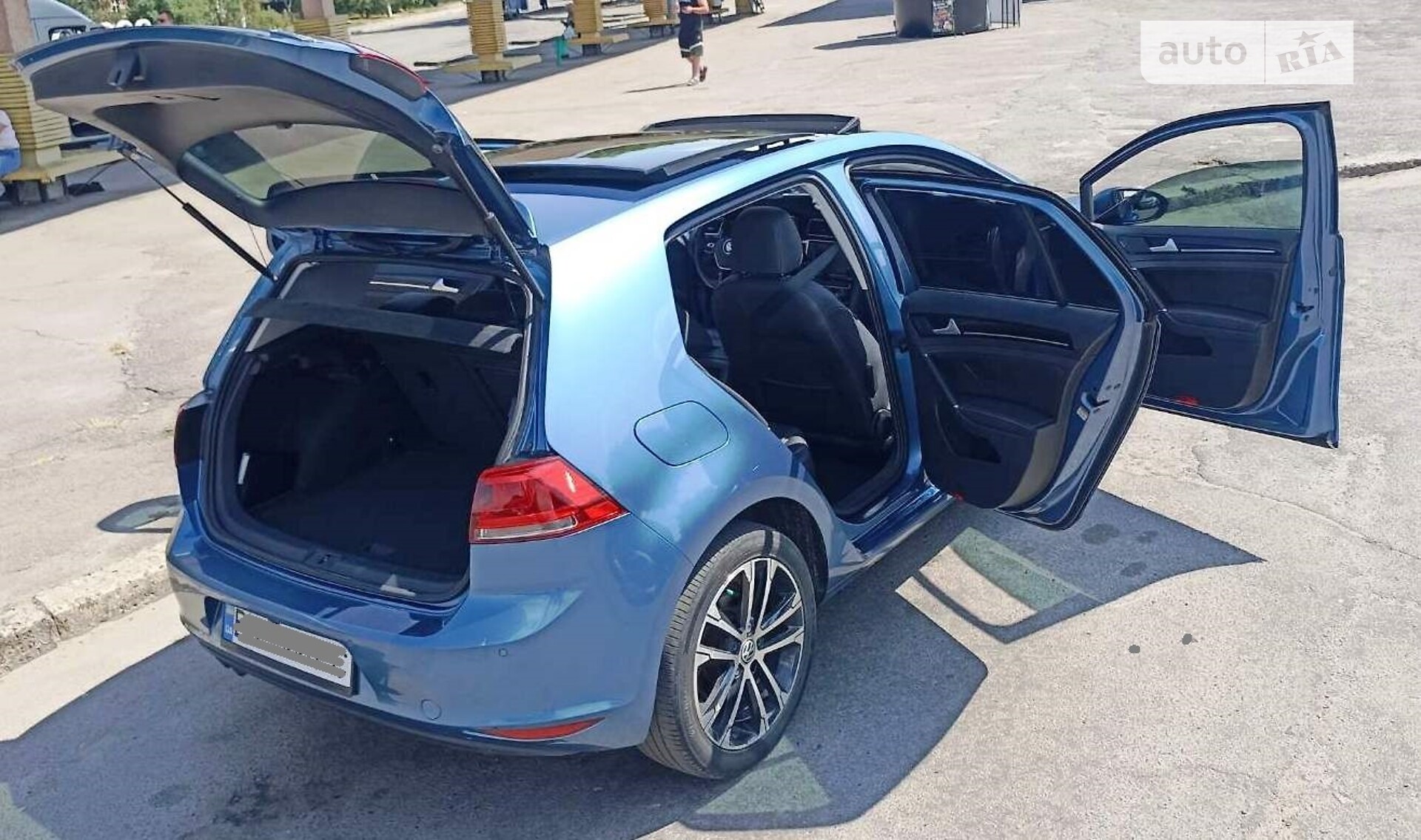 VOLKSWAGEN GOLF 2014