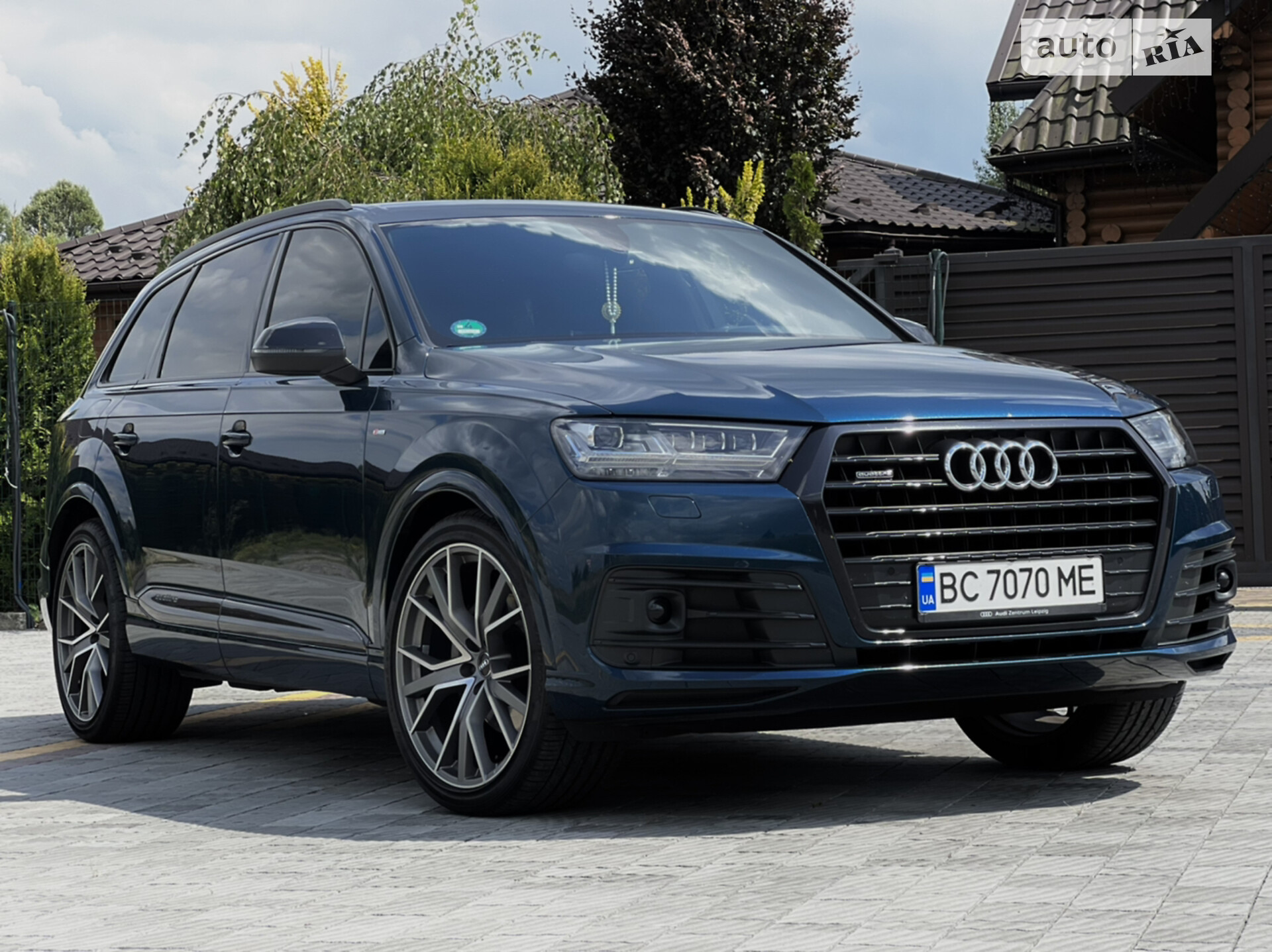 Головне фото звіту автомобіля AUDI Q7 2018