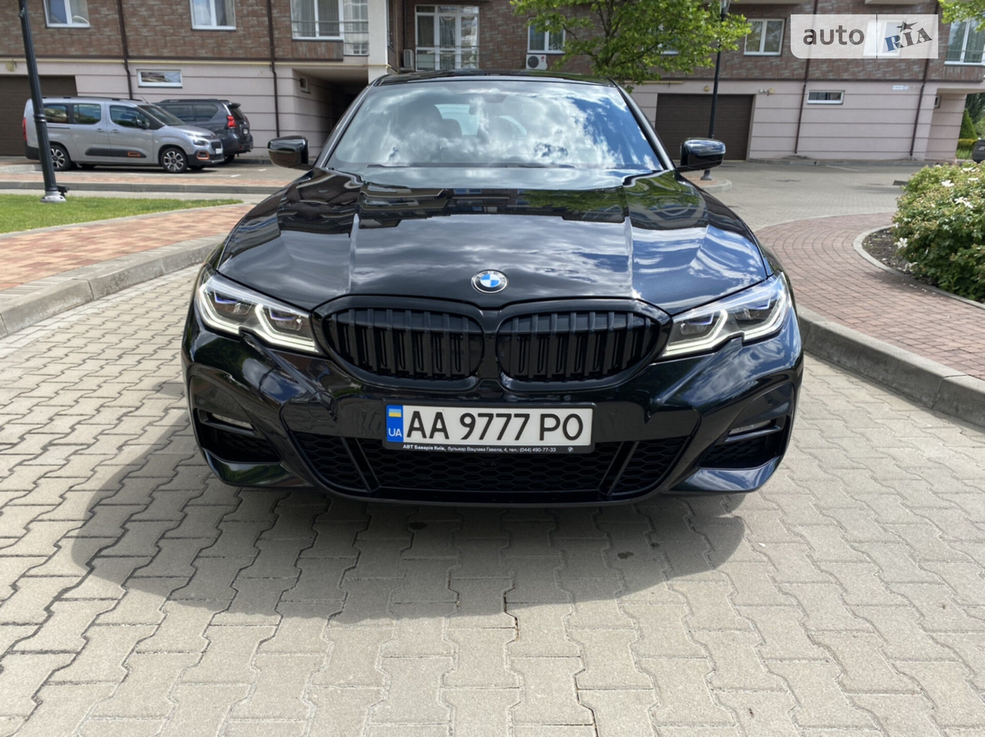 Головне фото звіту автомобіля BMW 330I 2019