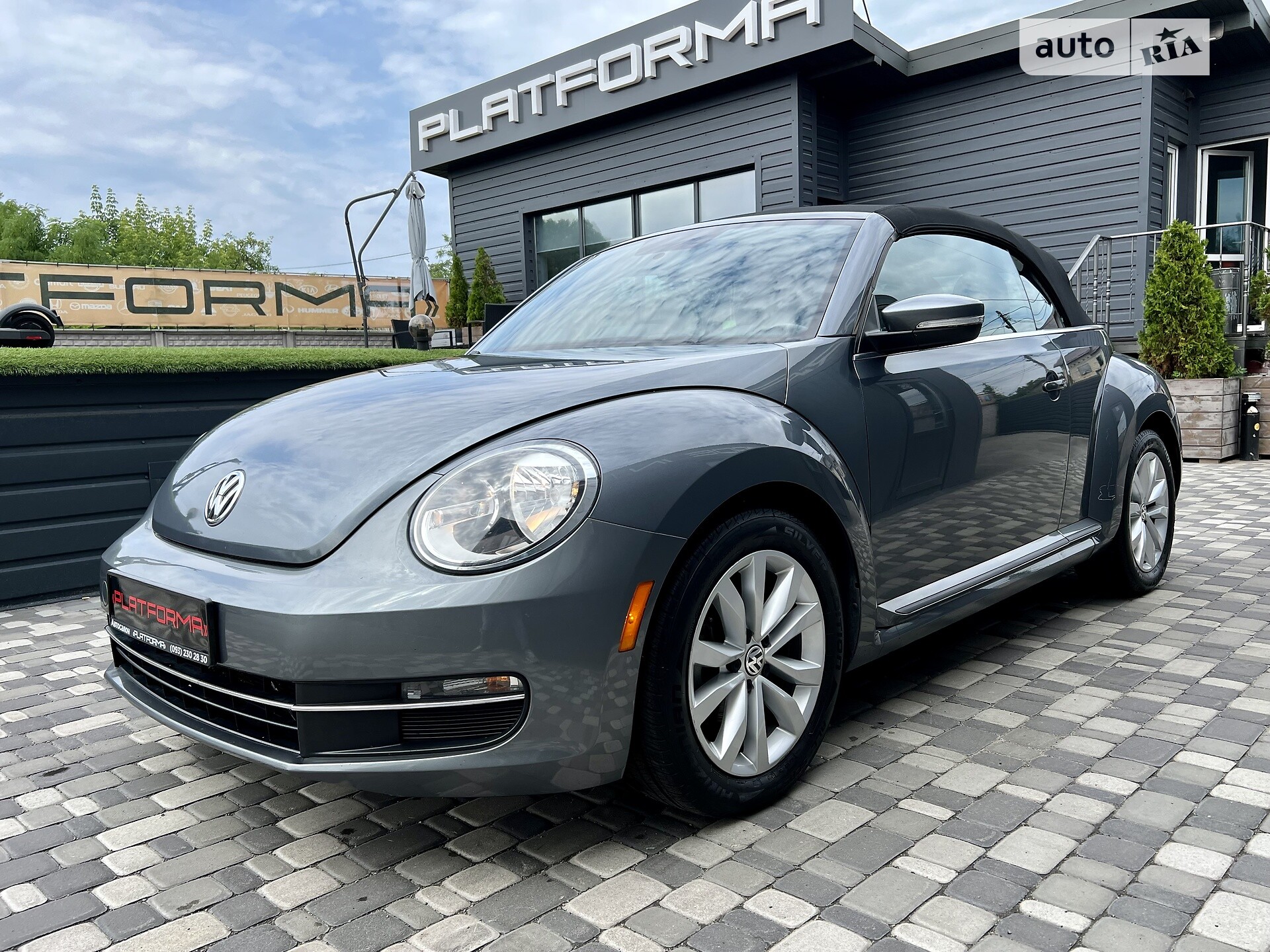 VOLKSWAGEN BEETLE 2013