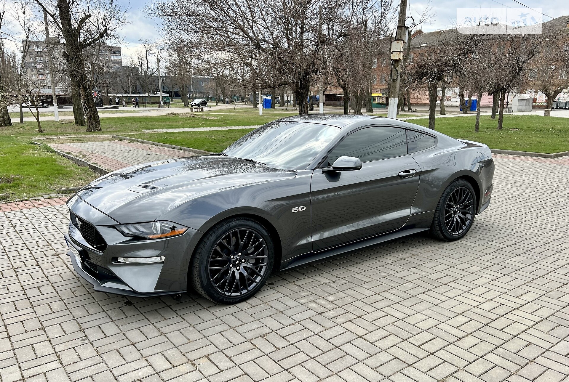 FORD MUSTANG