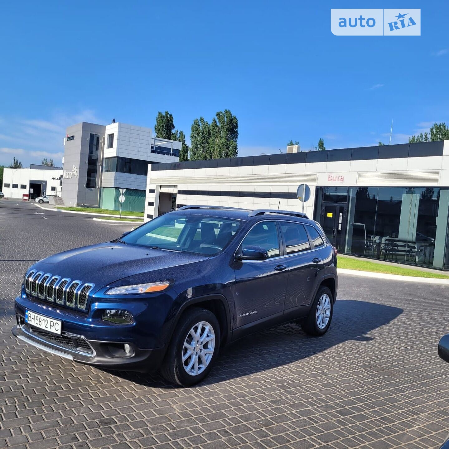 Головне фото звіту автомобіля JEEP CHEROKEE 2017