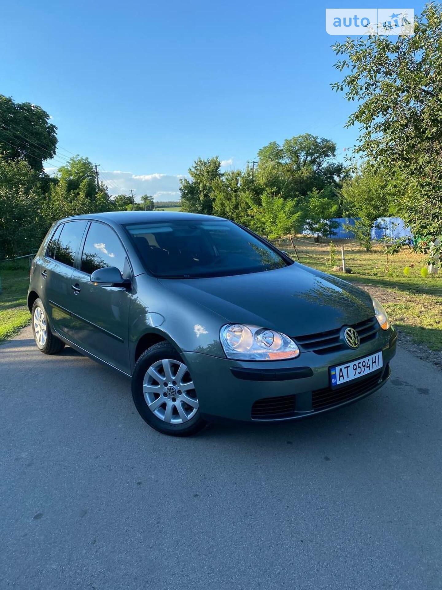 VOLKSWAGEN GOLF 2004