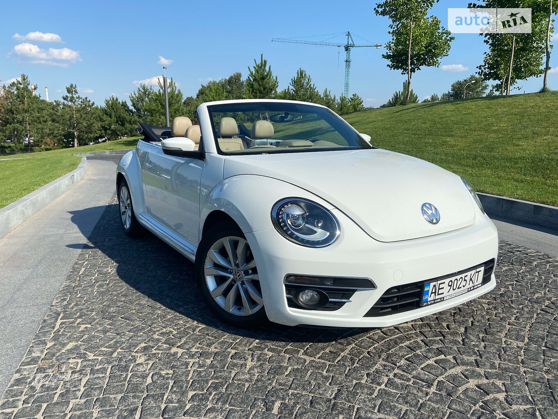 VOLKSWAGEN BEETLE 2014