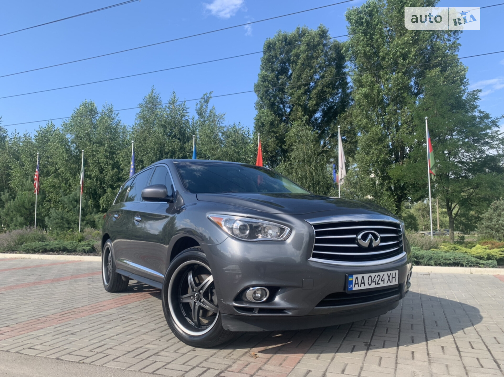 Головне фото звіту автомобіля INFINITI QX60 2015