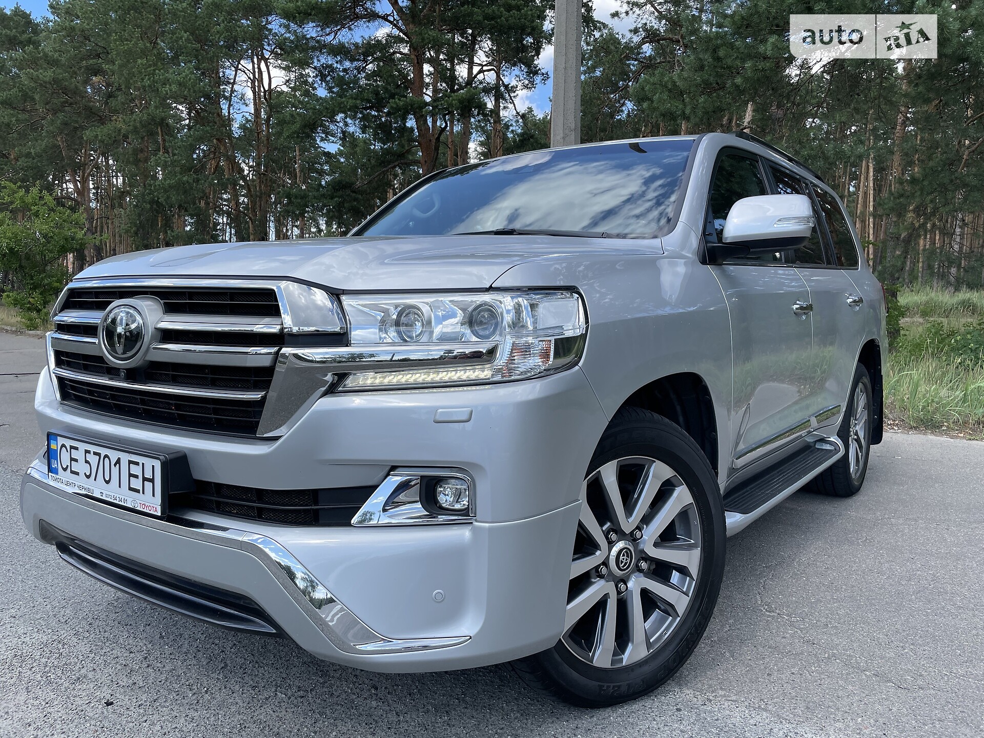 TOYOTA LAND CRUISER 200 2019