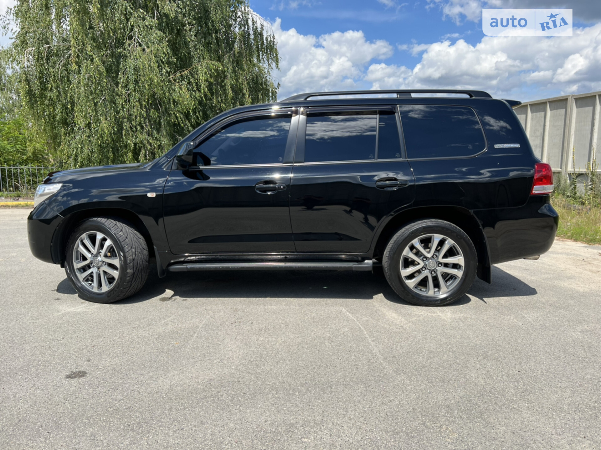 Toyota Land Cruiser 2011