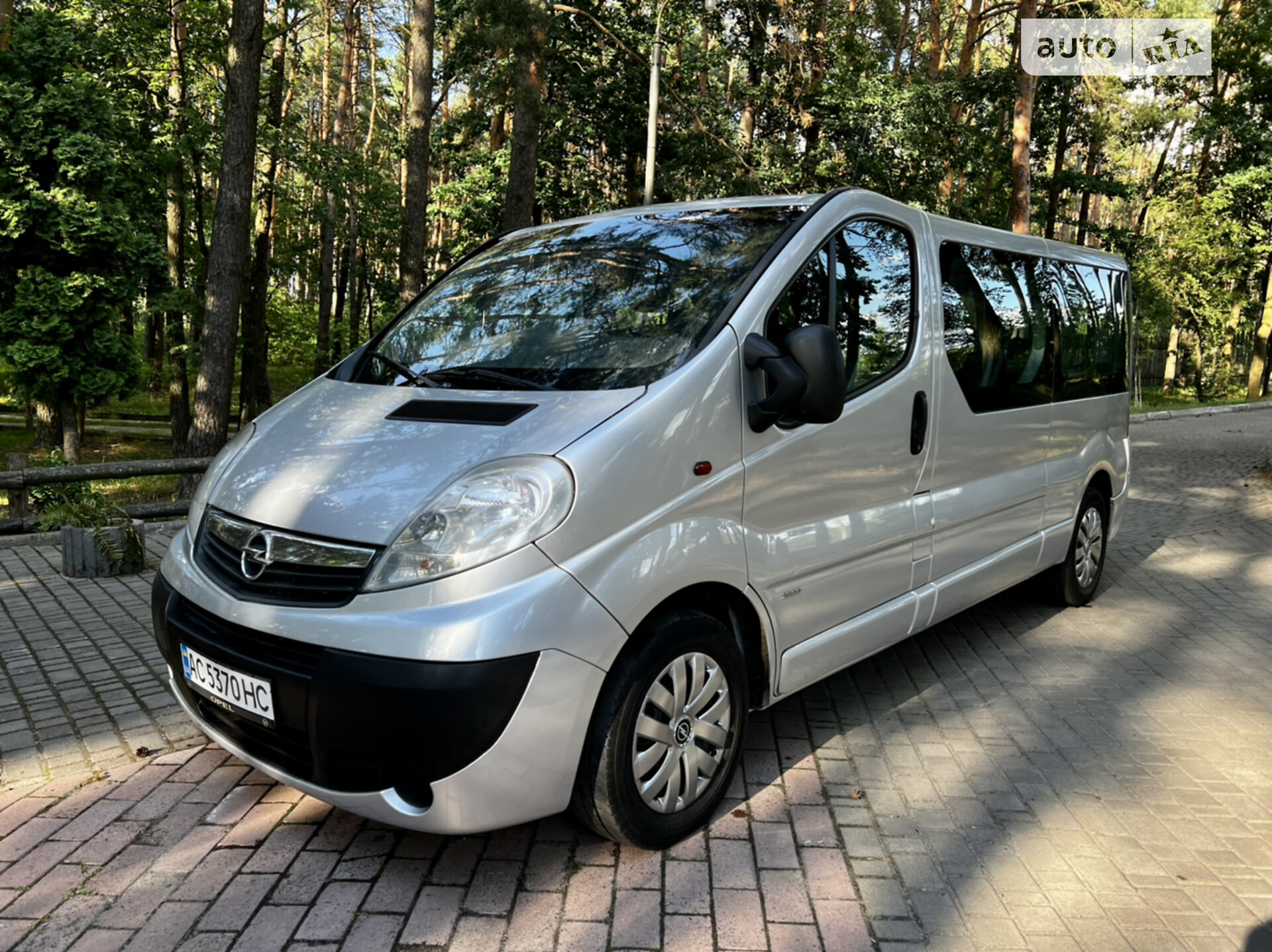 OPEL VIVARO 2011