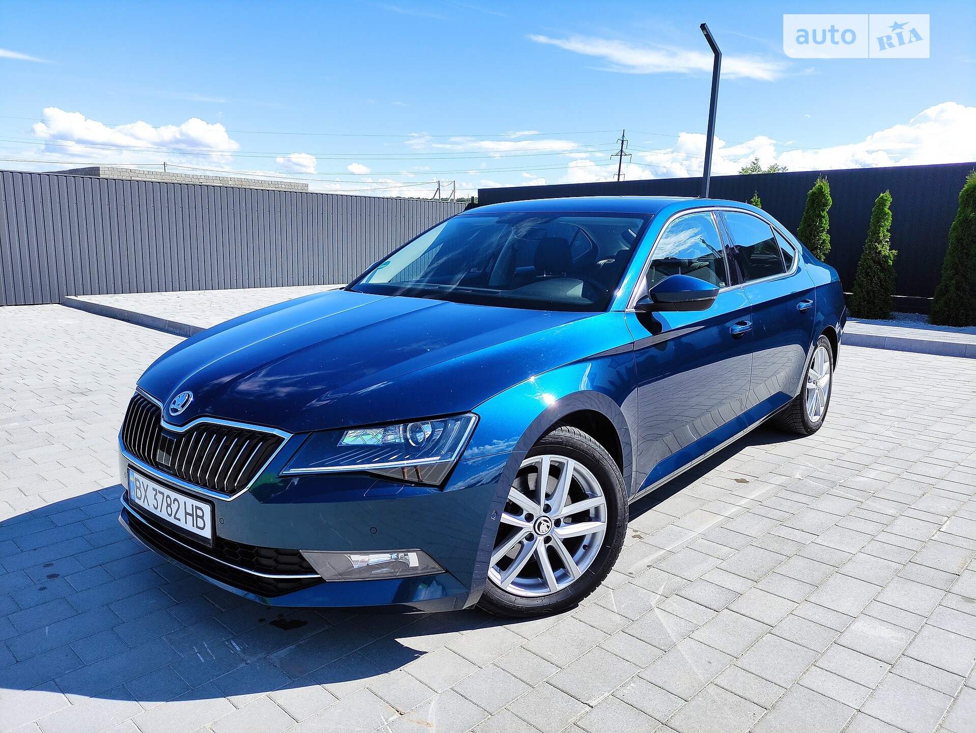 SKODA SUPERB 2017