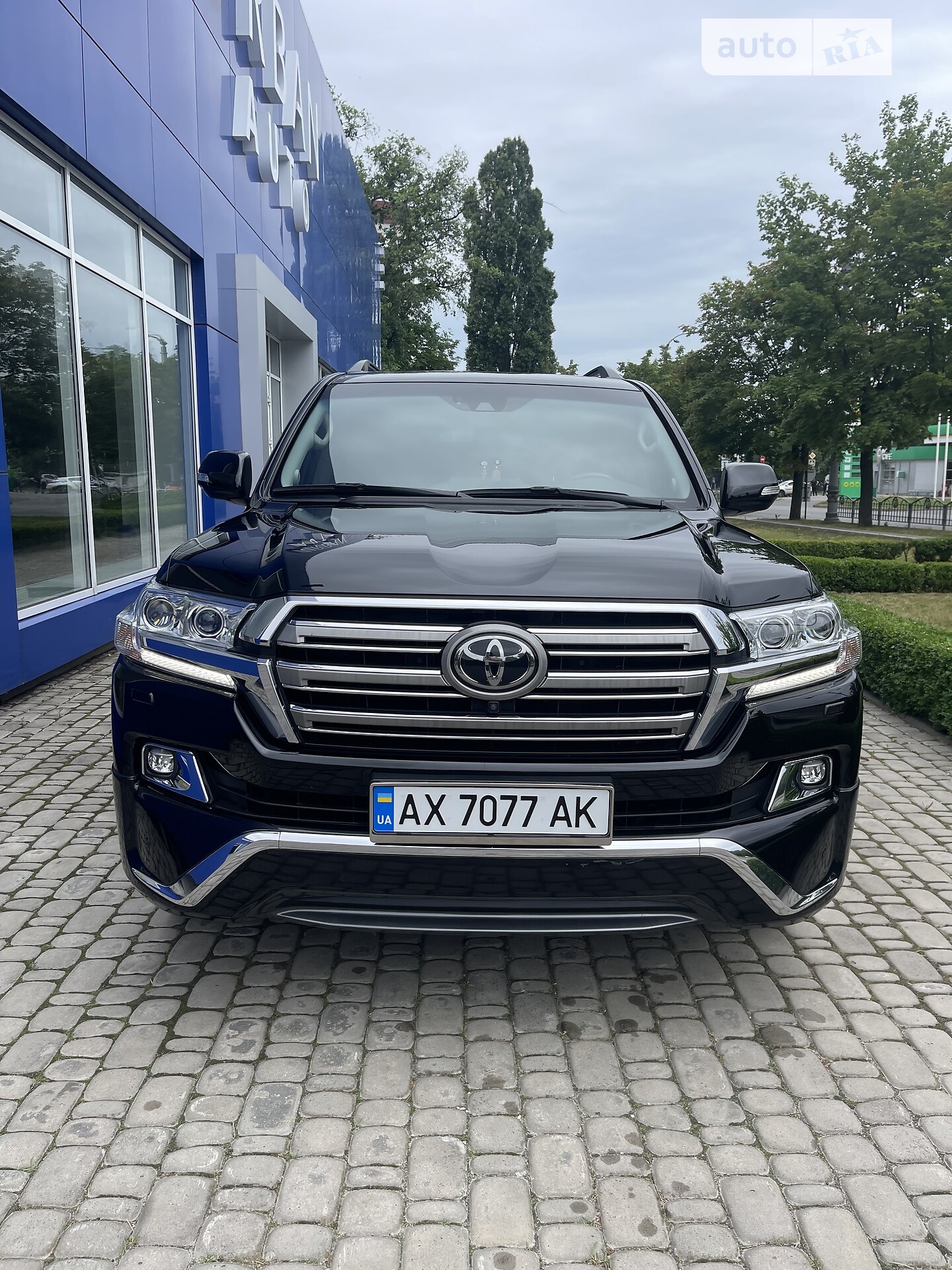 TOYOTA LAND CRUISER 200