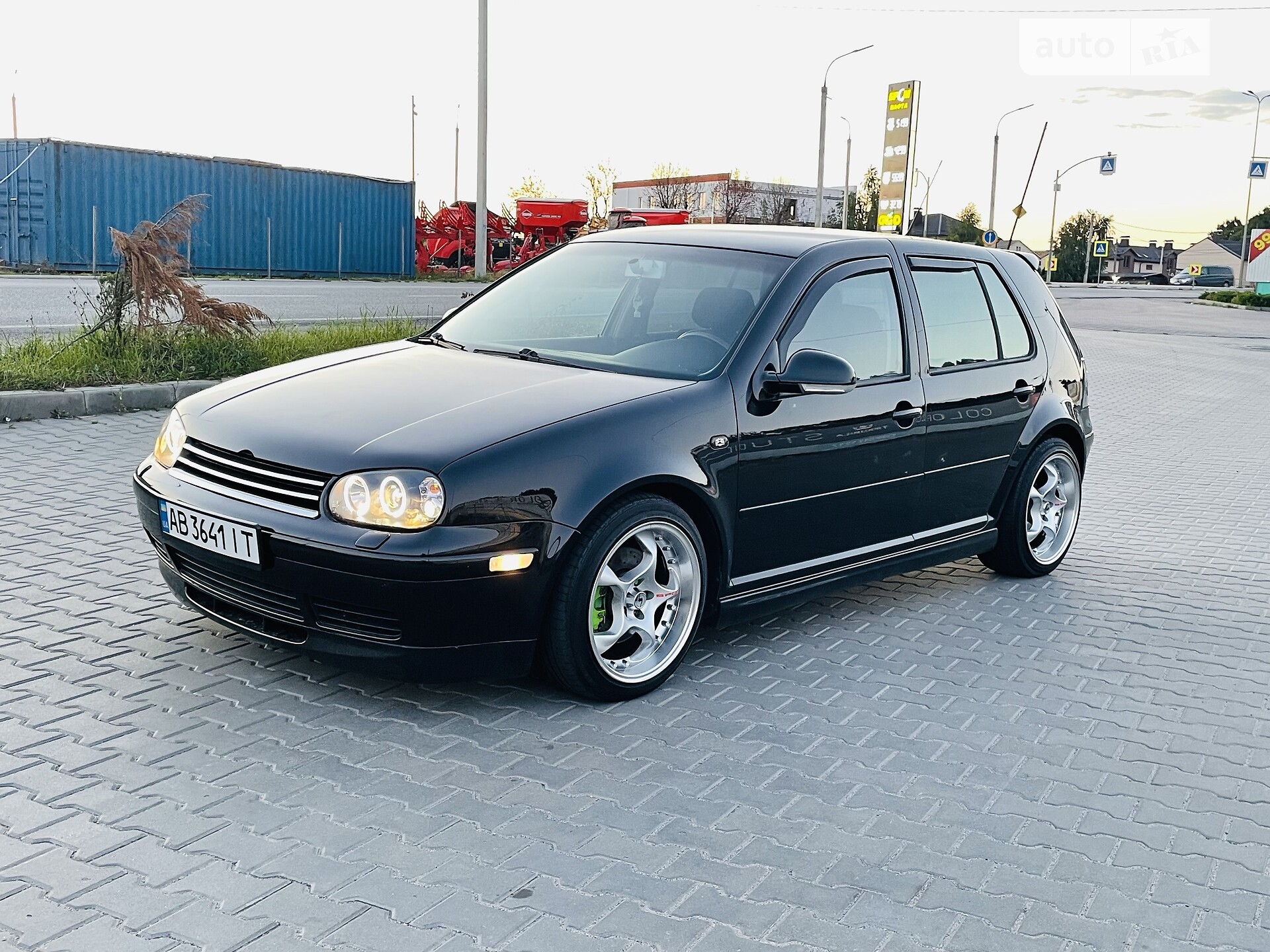 VOLKSWAGEN GOLF 2003
