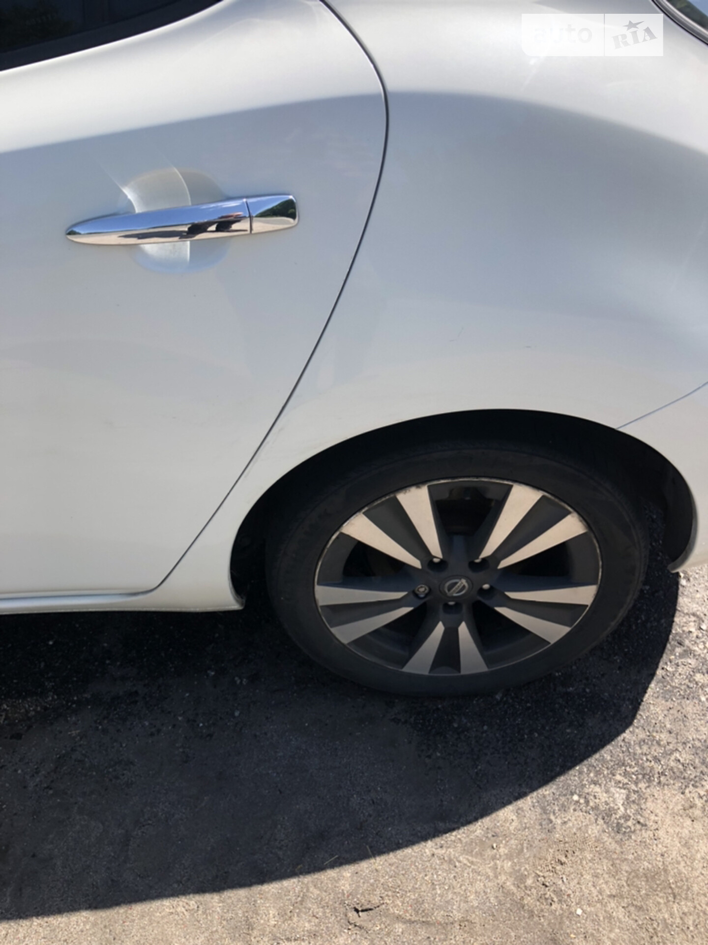 Головне фото звіту автомобіля NISSAN LEAF 2016