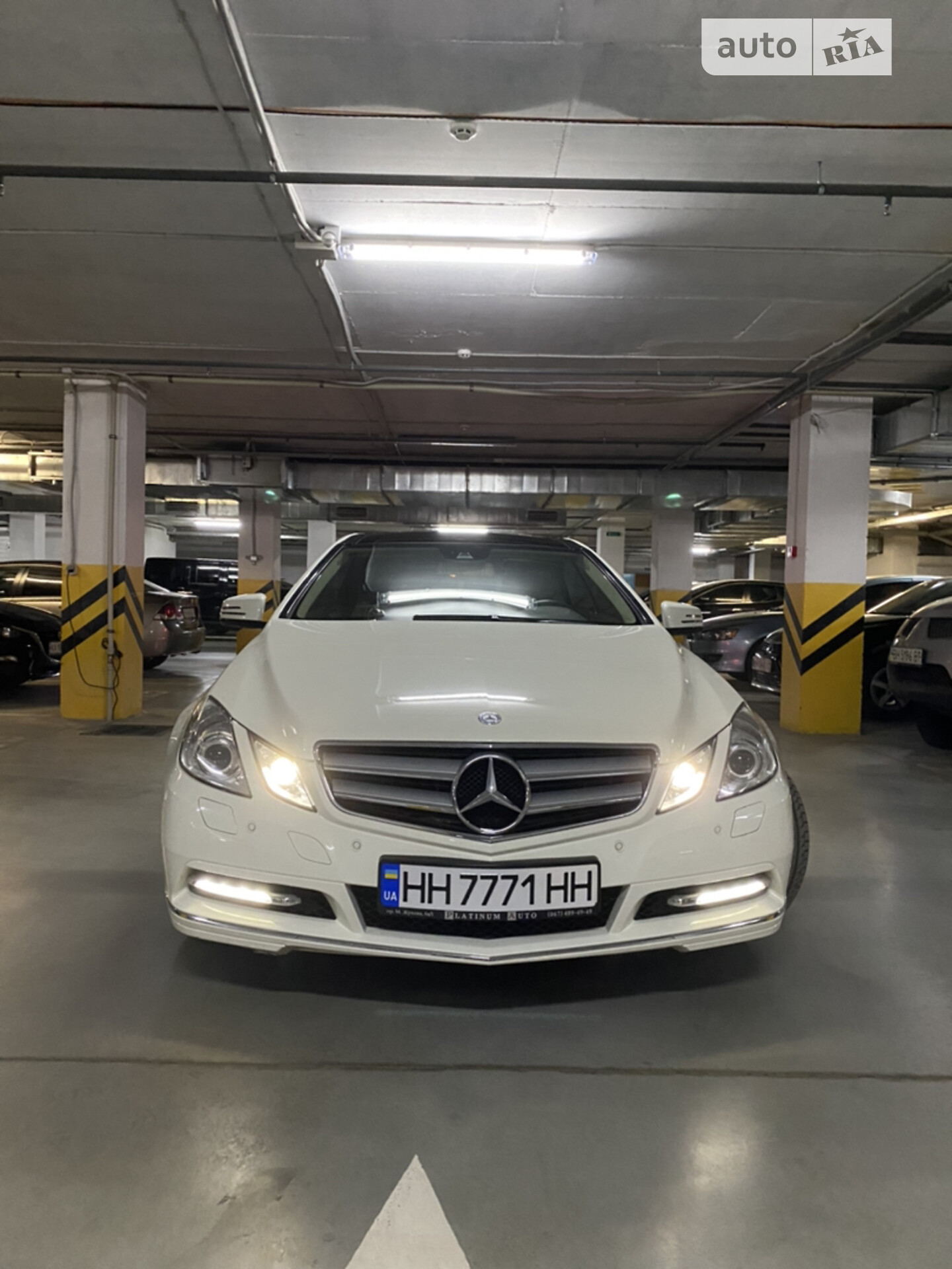 MERCEDES-BENZ E 200 2012